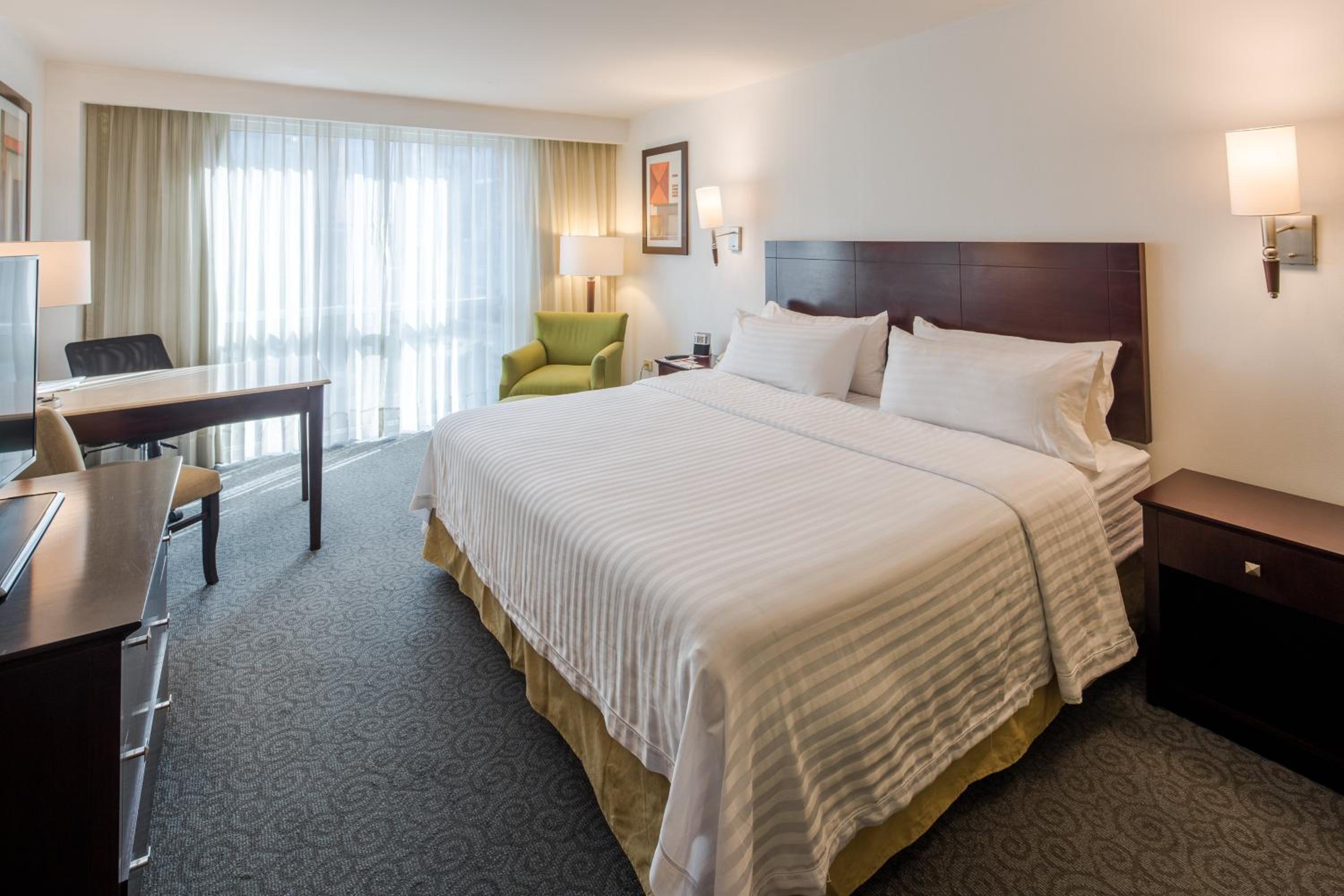 Standard King Room - High Floor - Photo 2