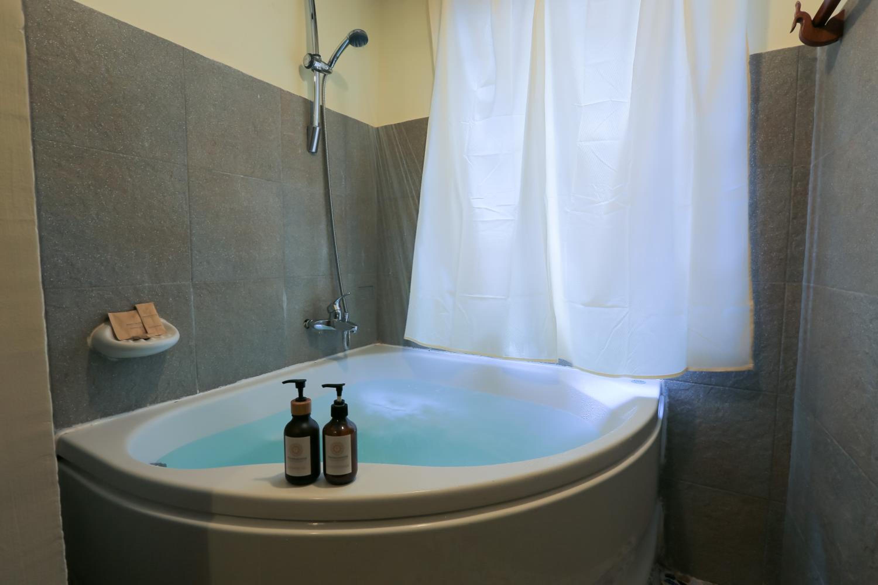 Deluxe Double Room - Photo 2