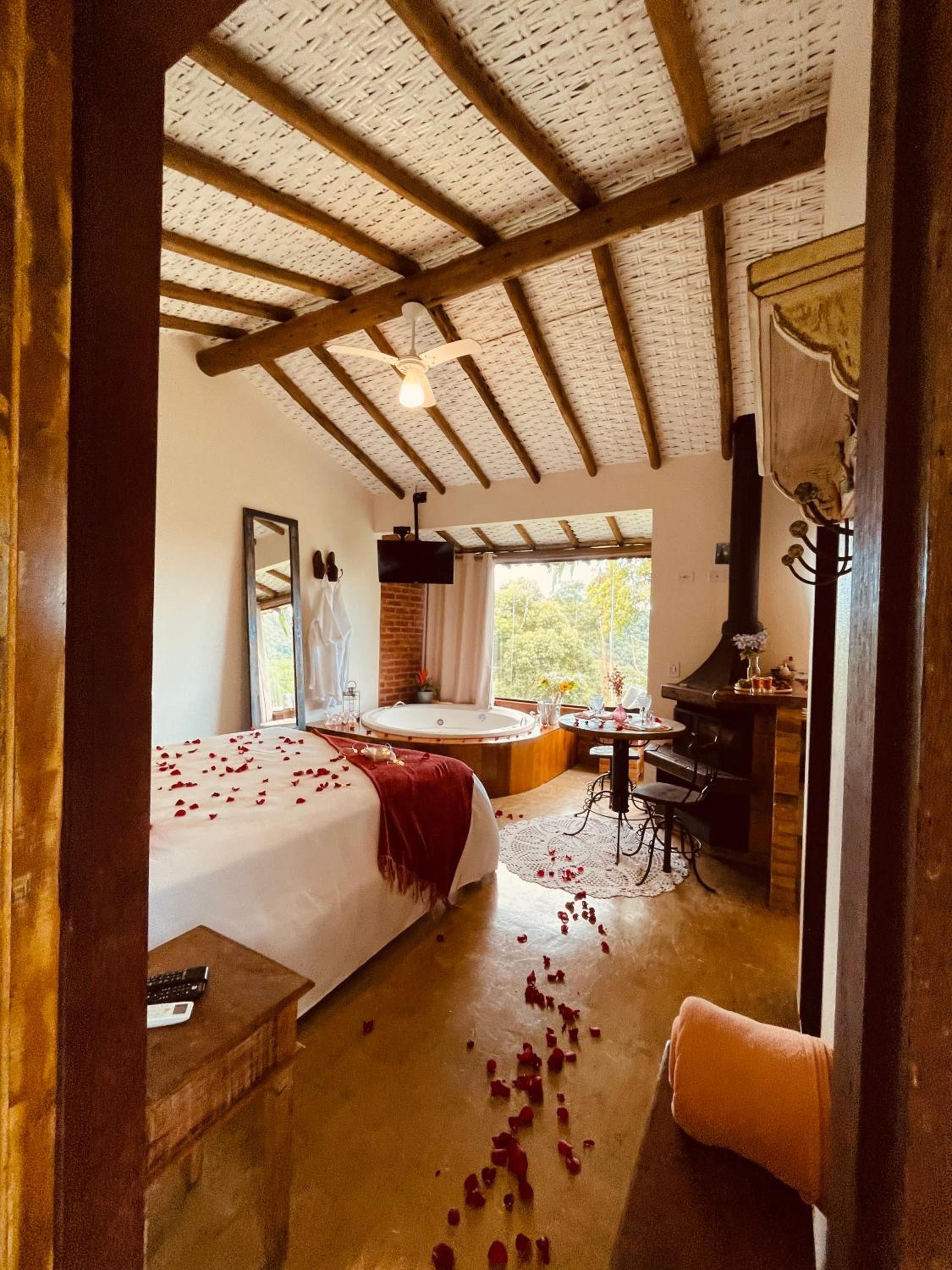 Suite with Mountain View photo 2
