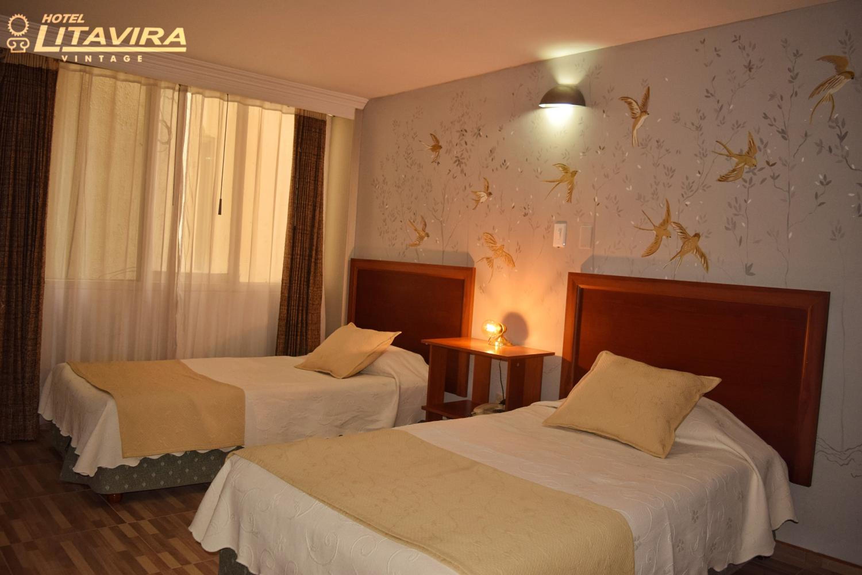 Twin Room with Private Bathroom photo 2