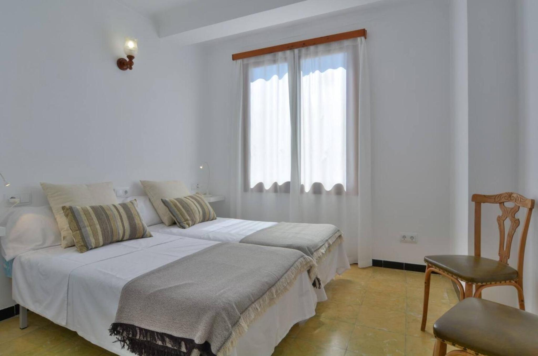 Three-Bedroom Premium Apartment with Balcony photo 3