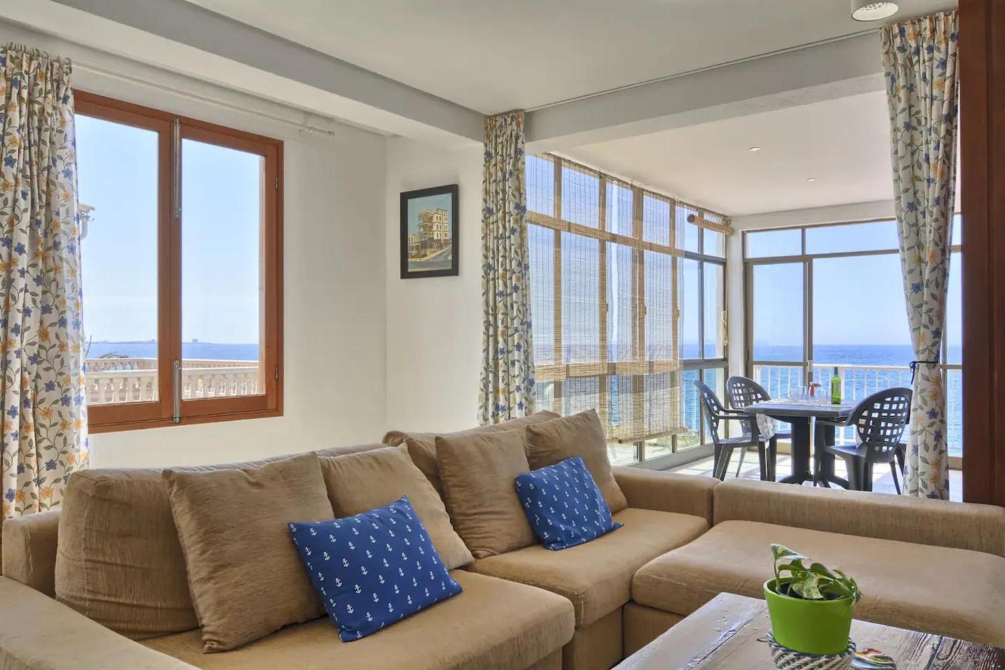 Three-Bedroom Premium Apartment with Balcony photo 2