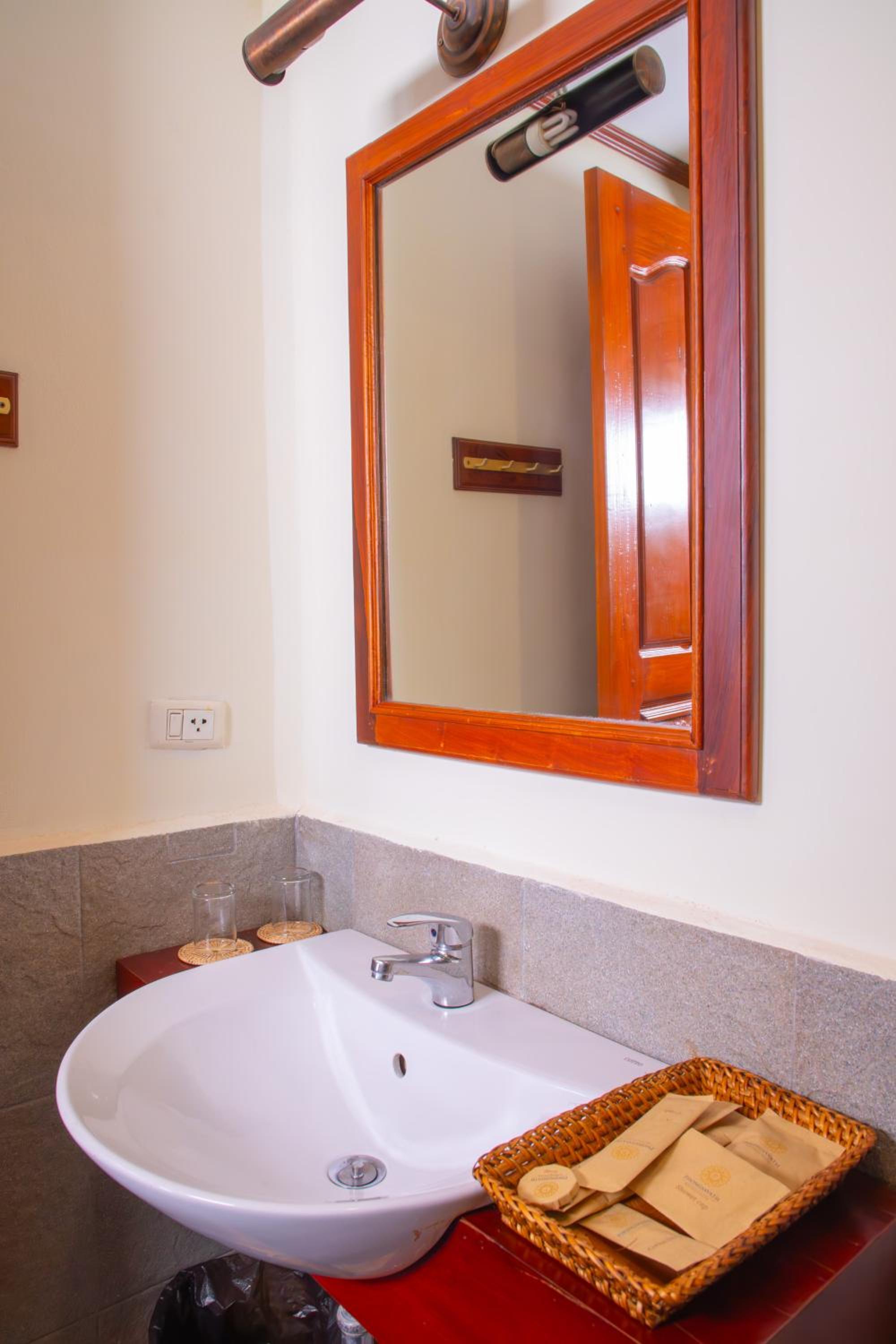Superior Double Room - Photo 10