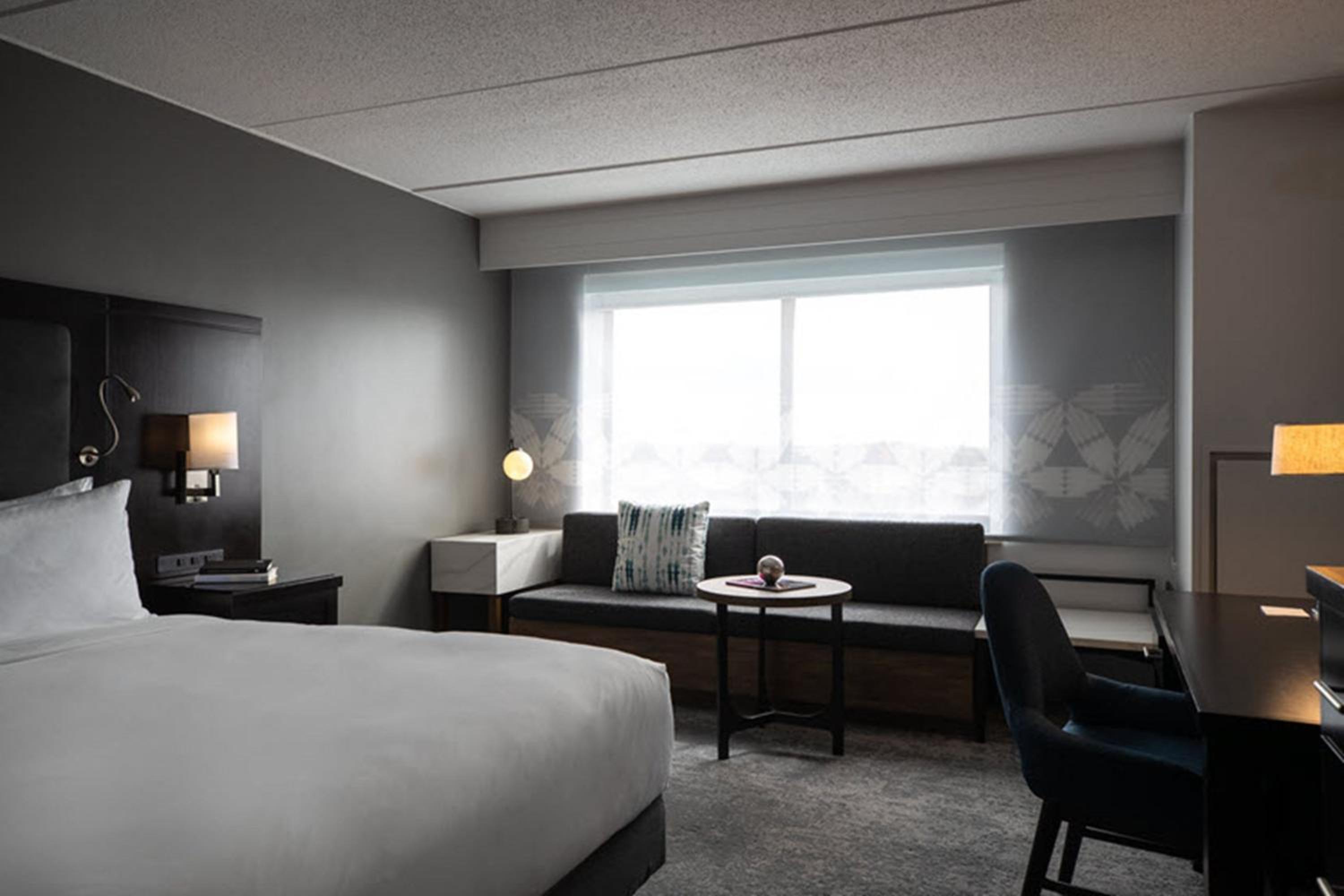 Premium King Room - Photo 2