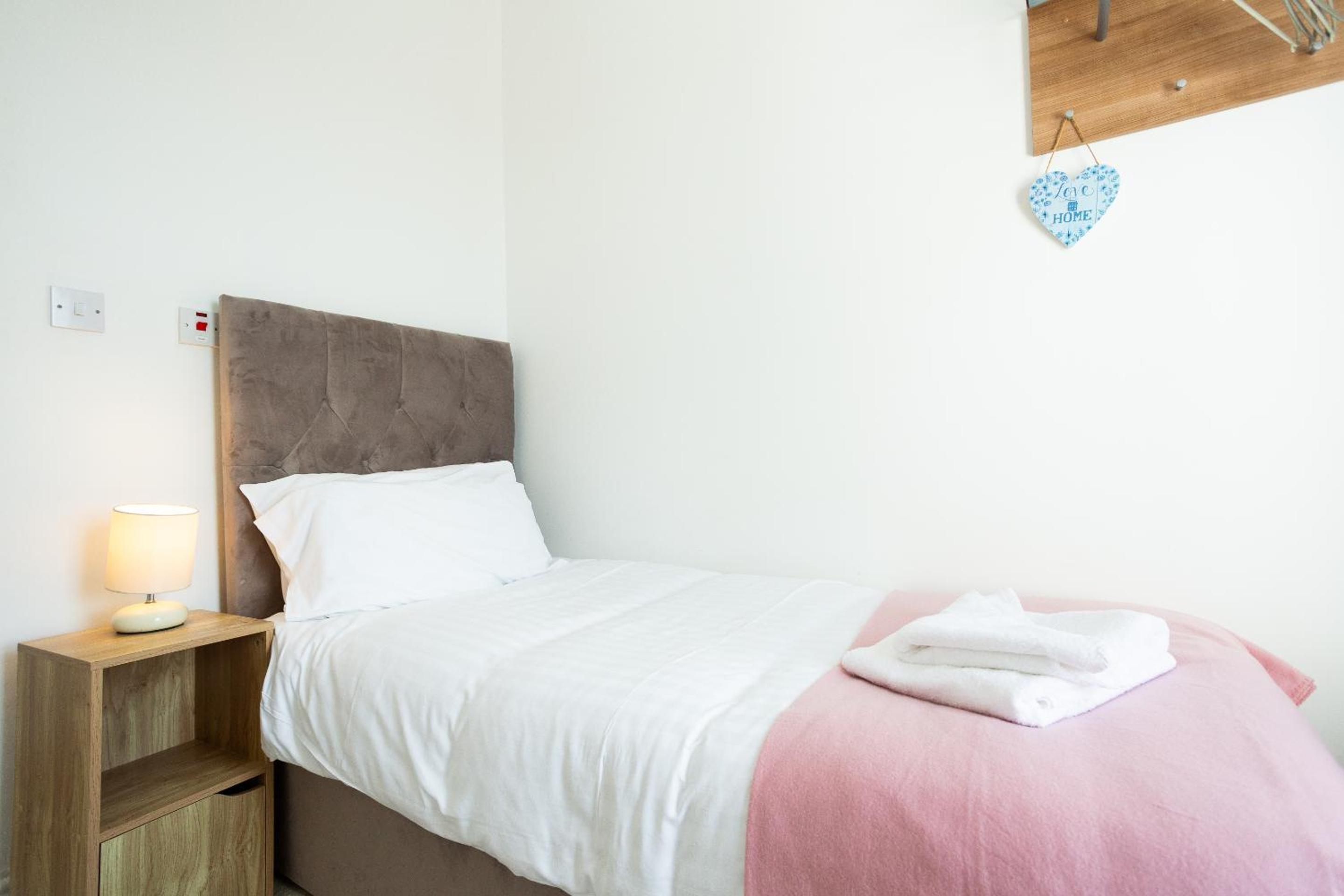 Standard Single Room With Shower photo 3