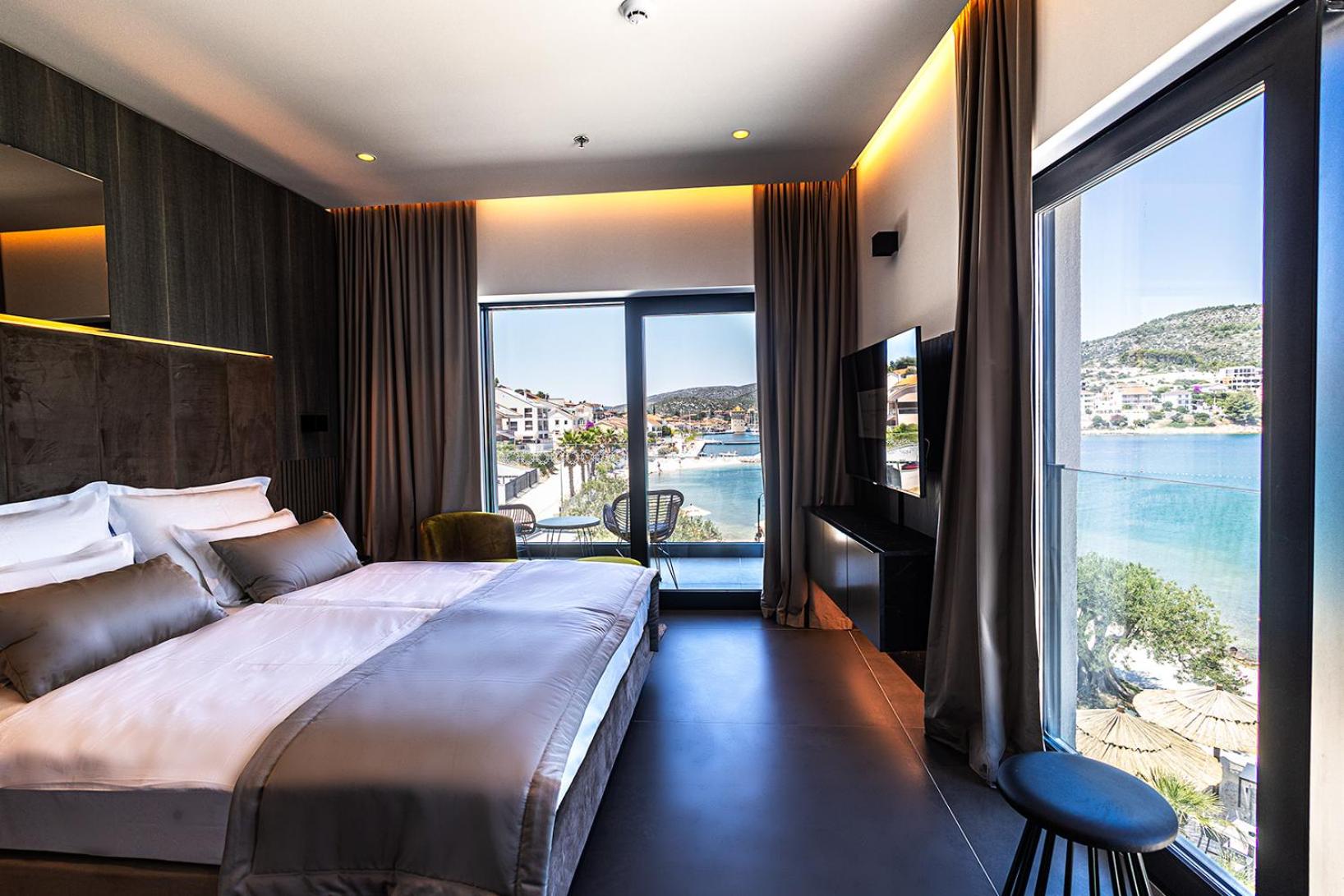 Junior Suite with Sea View - Photo 6