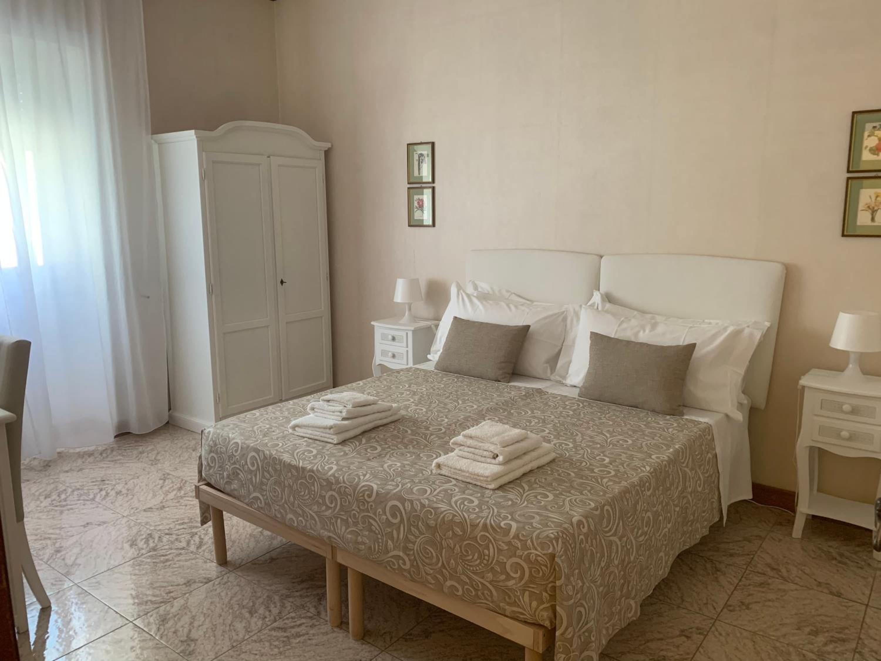 Double Room With Private Bathroom