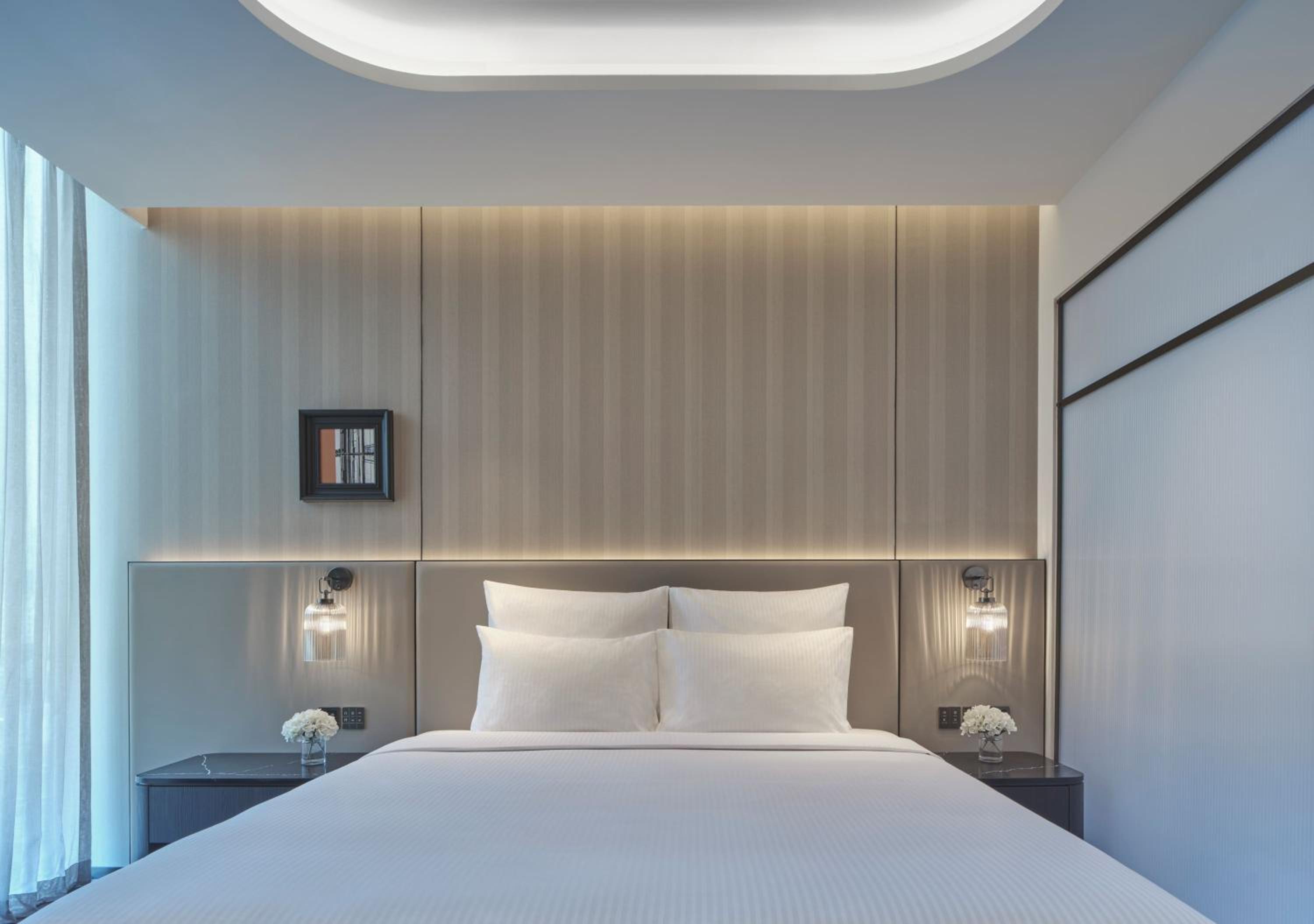 Deluxe King Room photo 2