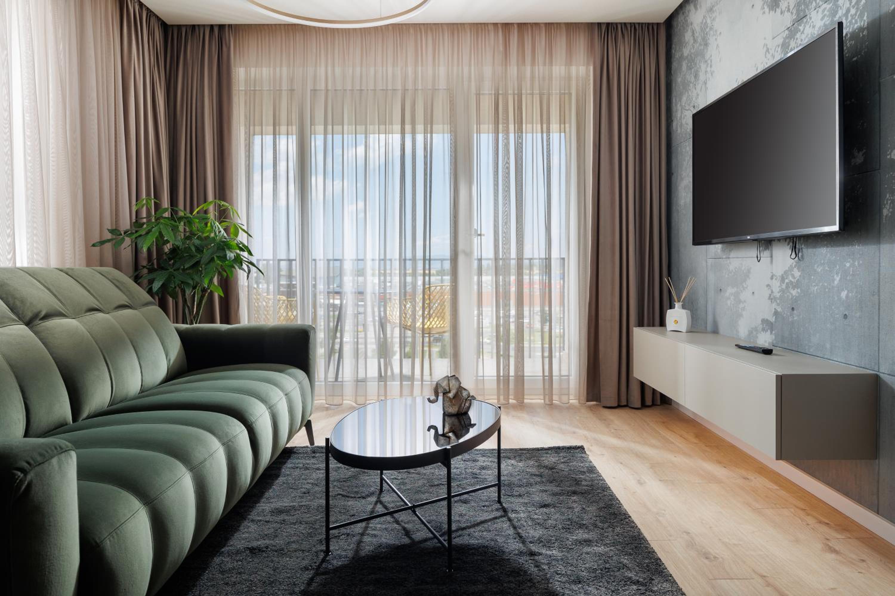 One-Bedroom Apartment - Photo 6