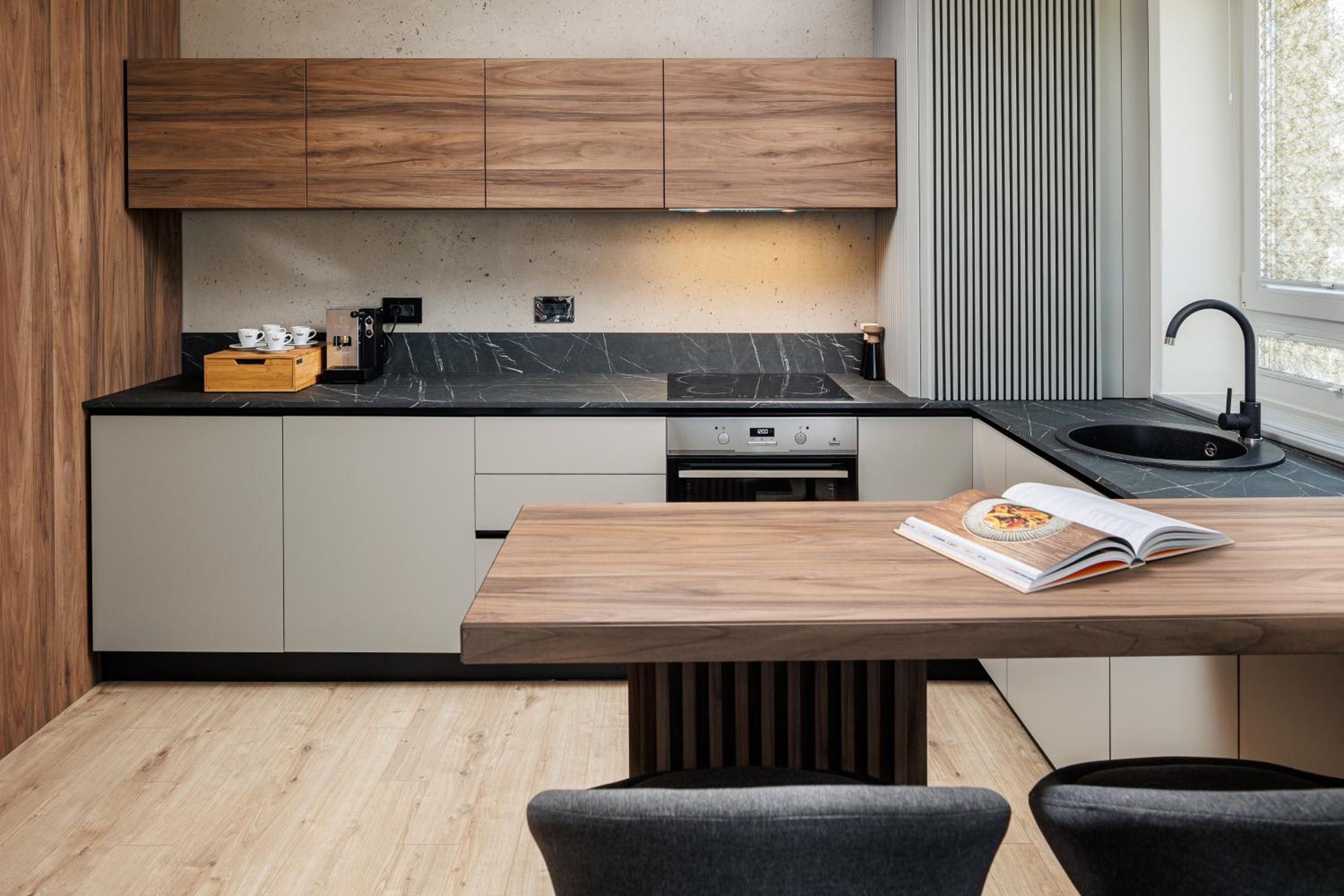 One-Bedroom Apartment - Photo 7