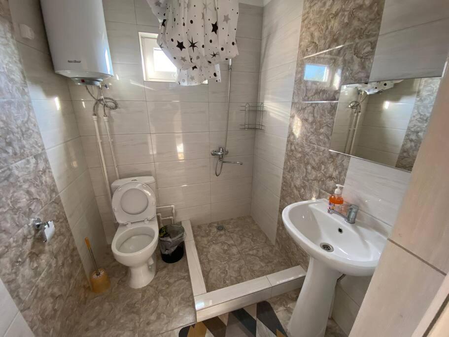 One-Bedroom House photo 2