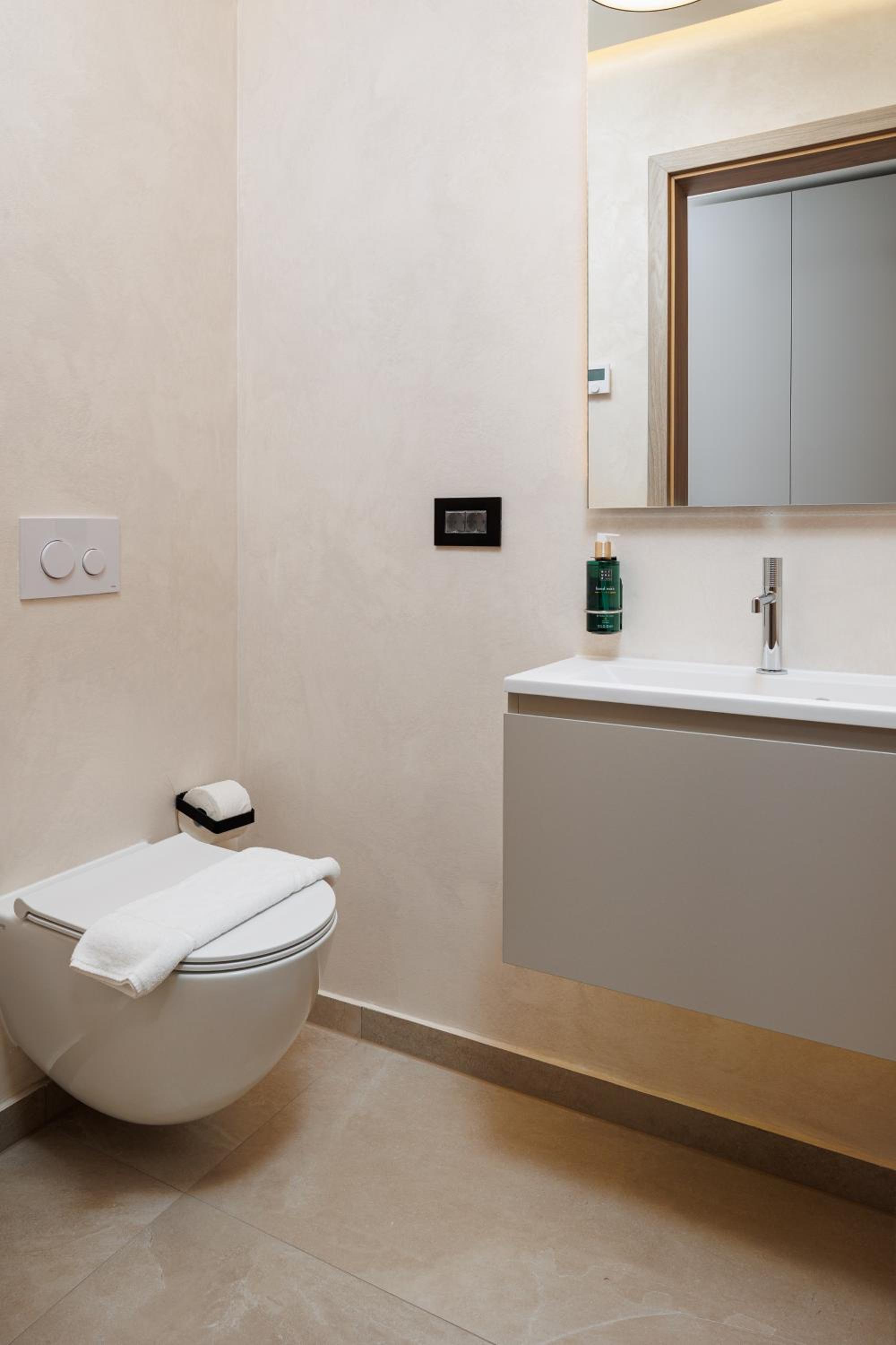 Two-Bedroom Apartment - Photo 7