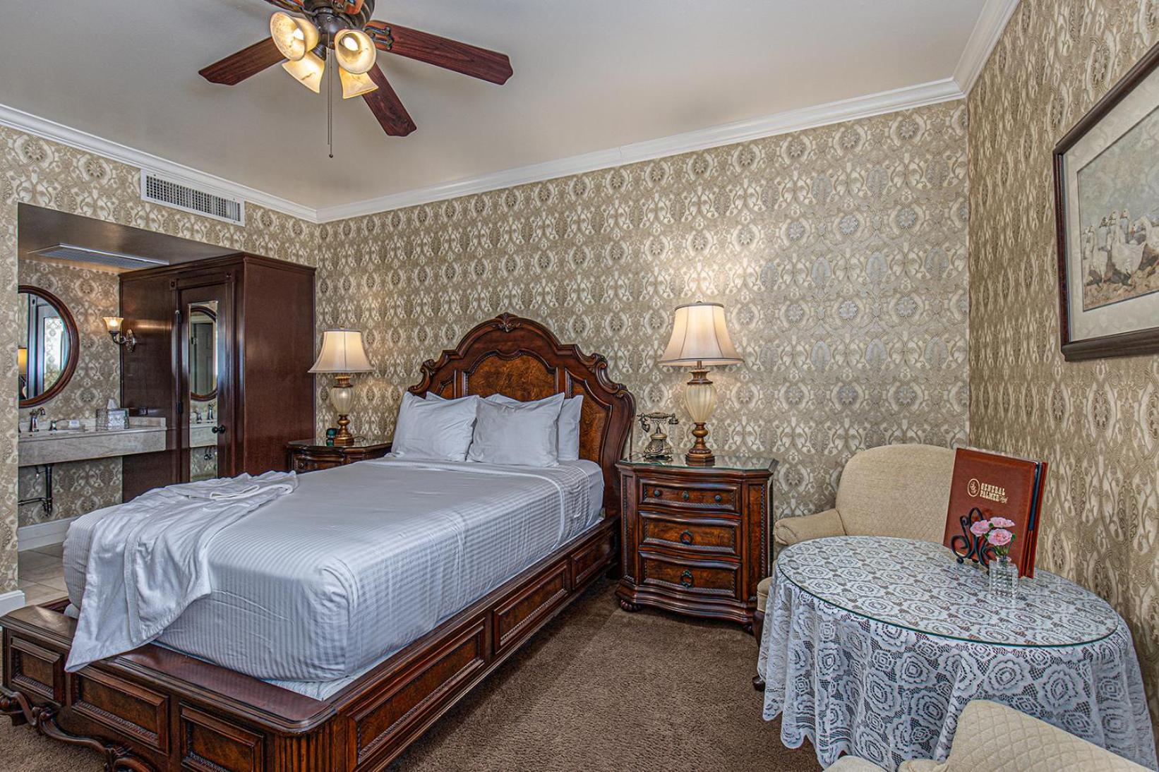 Standard Queen Room photo 3