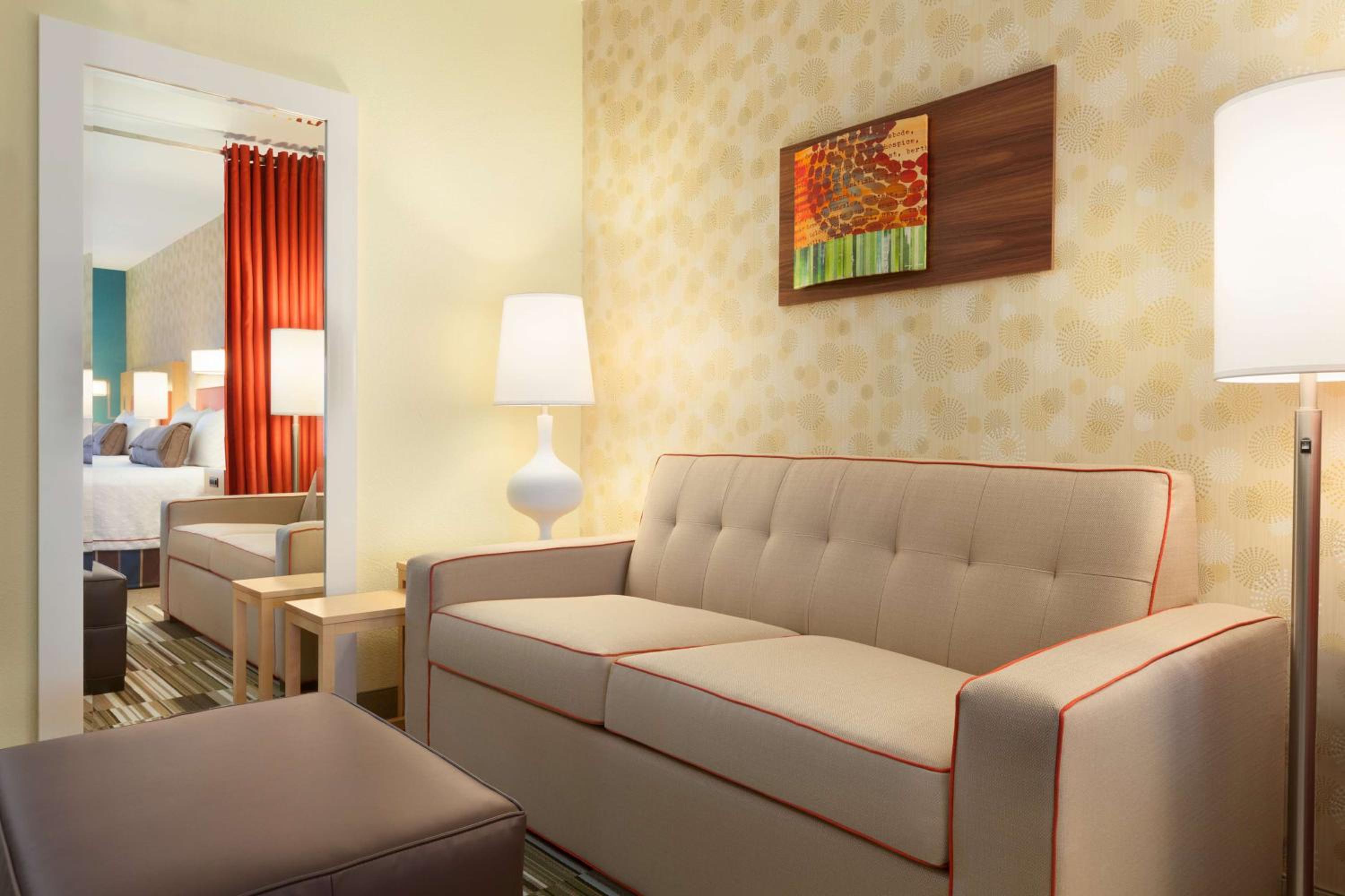 Queen Studio with Two Queen Beds - Non-Smoking - Photo 4