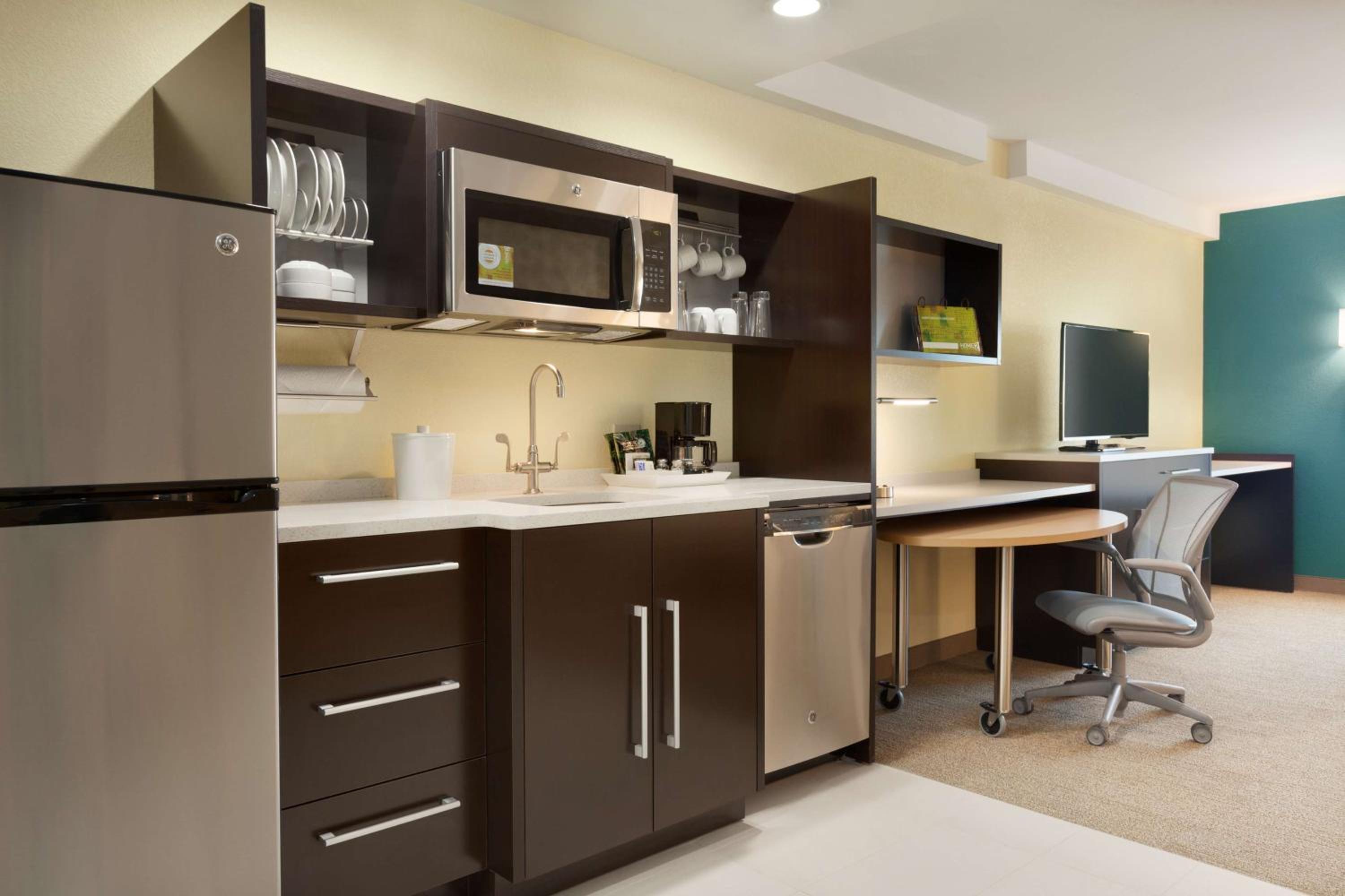 One-Bedroom King Suite - Non-Smoking - Photo 3