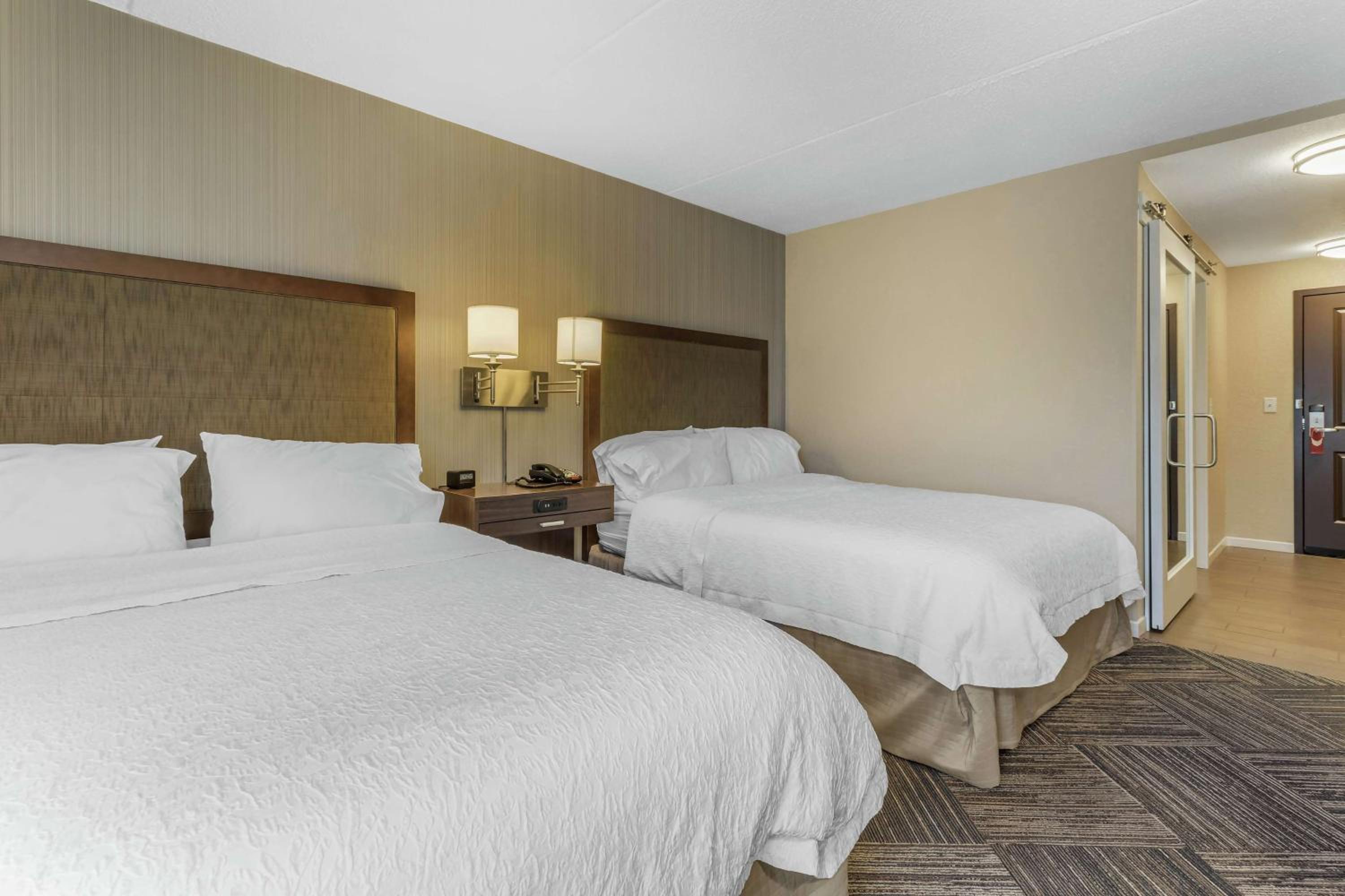 Queen Room with Two Queen Beds - Mobility and Hearing Access/Non-Smoking - Photo 2