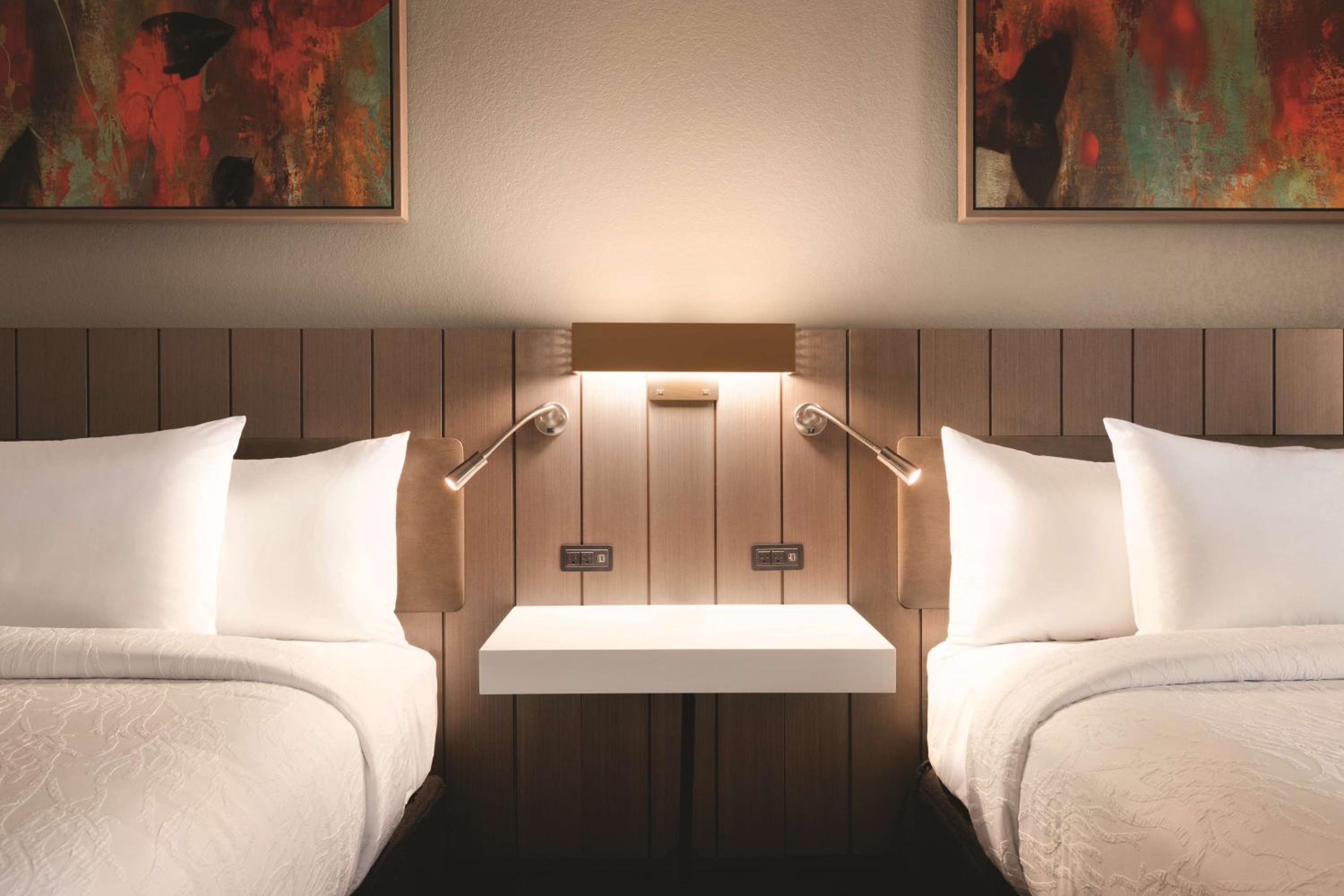 Queen Room with Two Queen Beds - Mobility Access - Photo 4