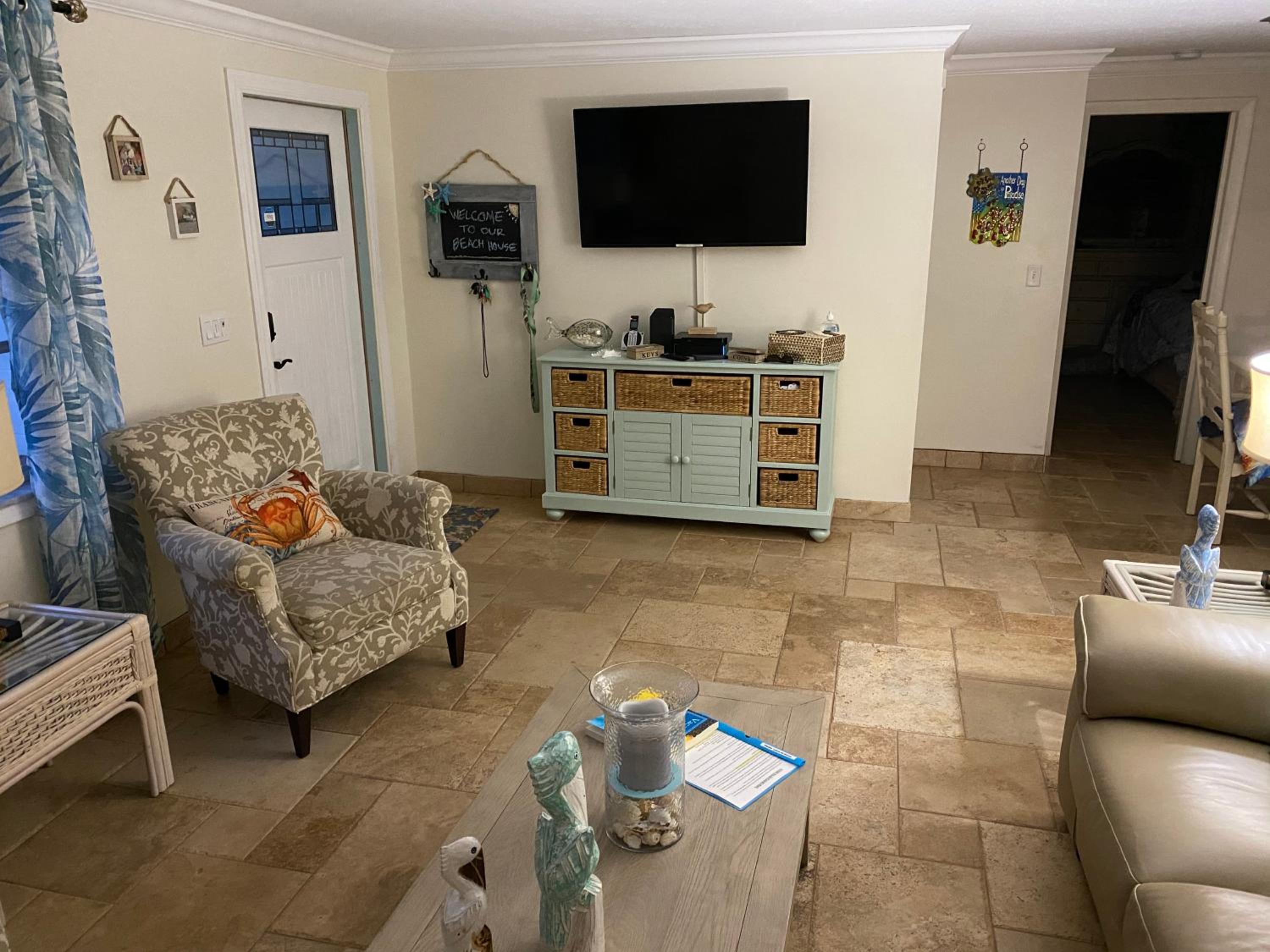 Three-Bedroom House photo 3