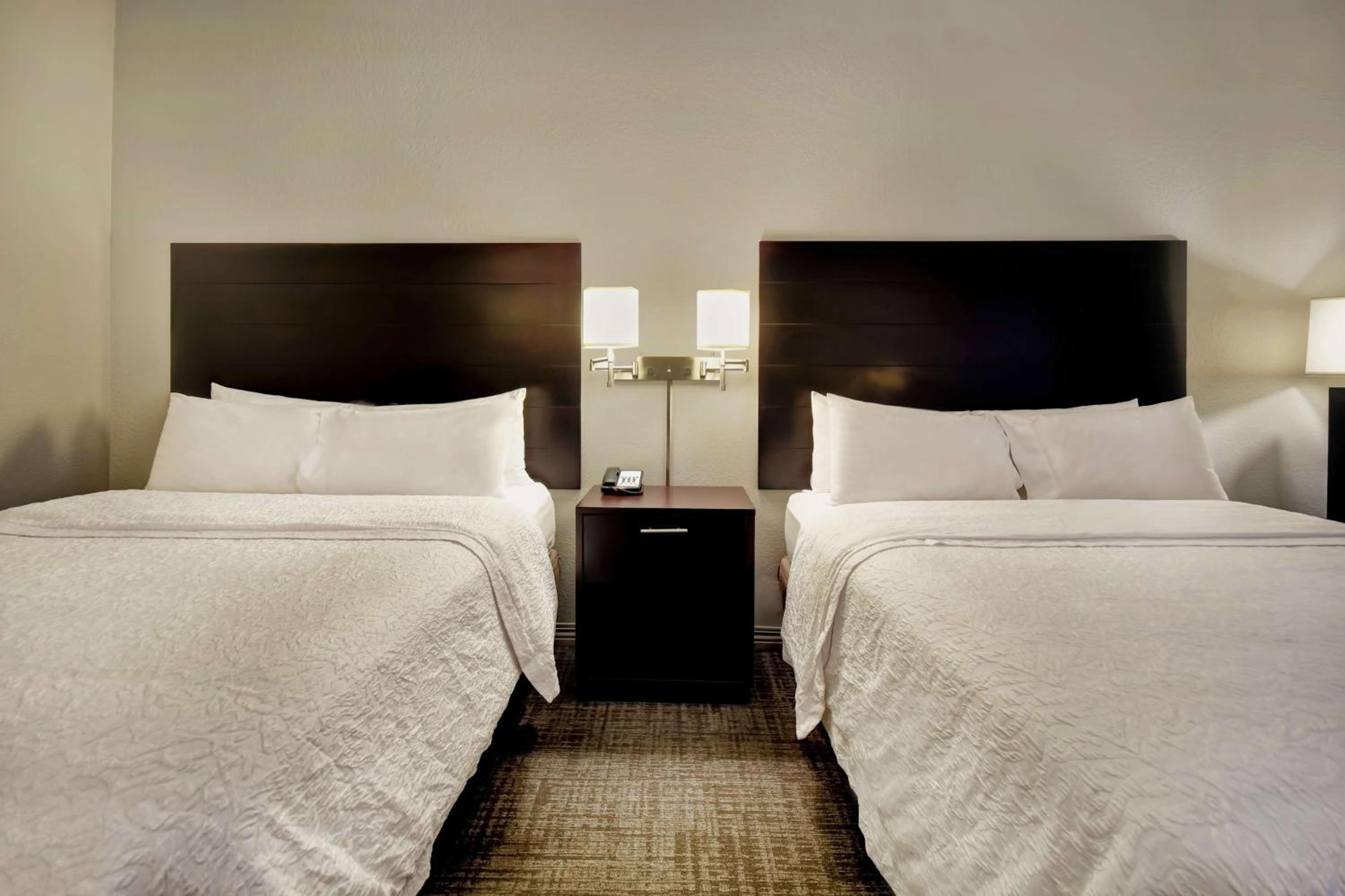 Queen Room with Two Queen Beds - Hearing Access - Photo 3