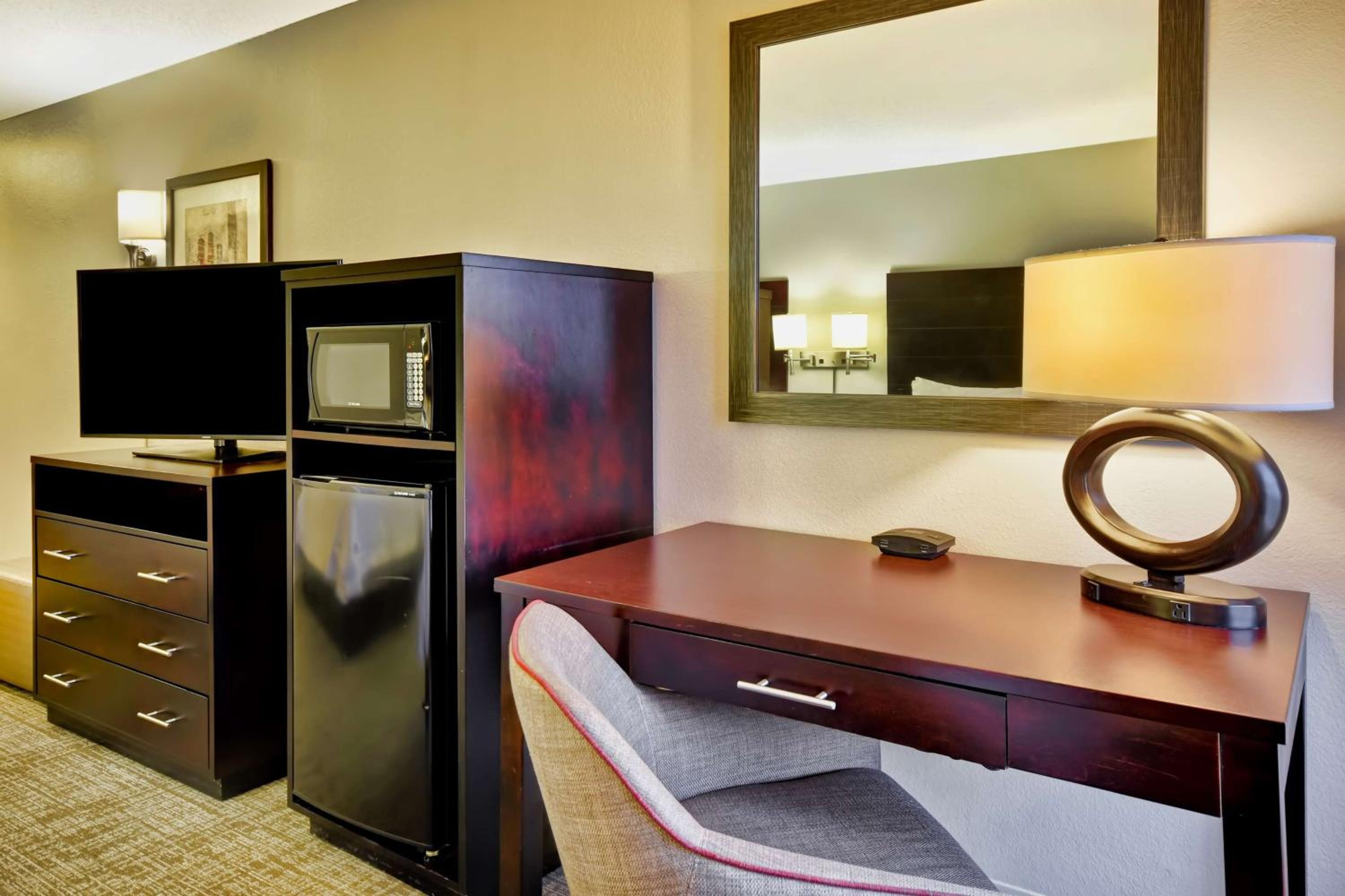 Queen Room with Two Queen Beds - Hearing Access - Photo 6