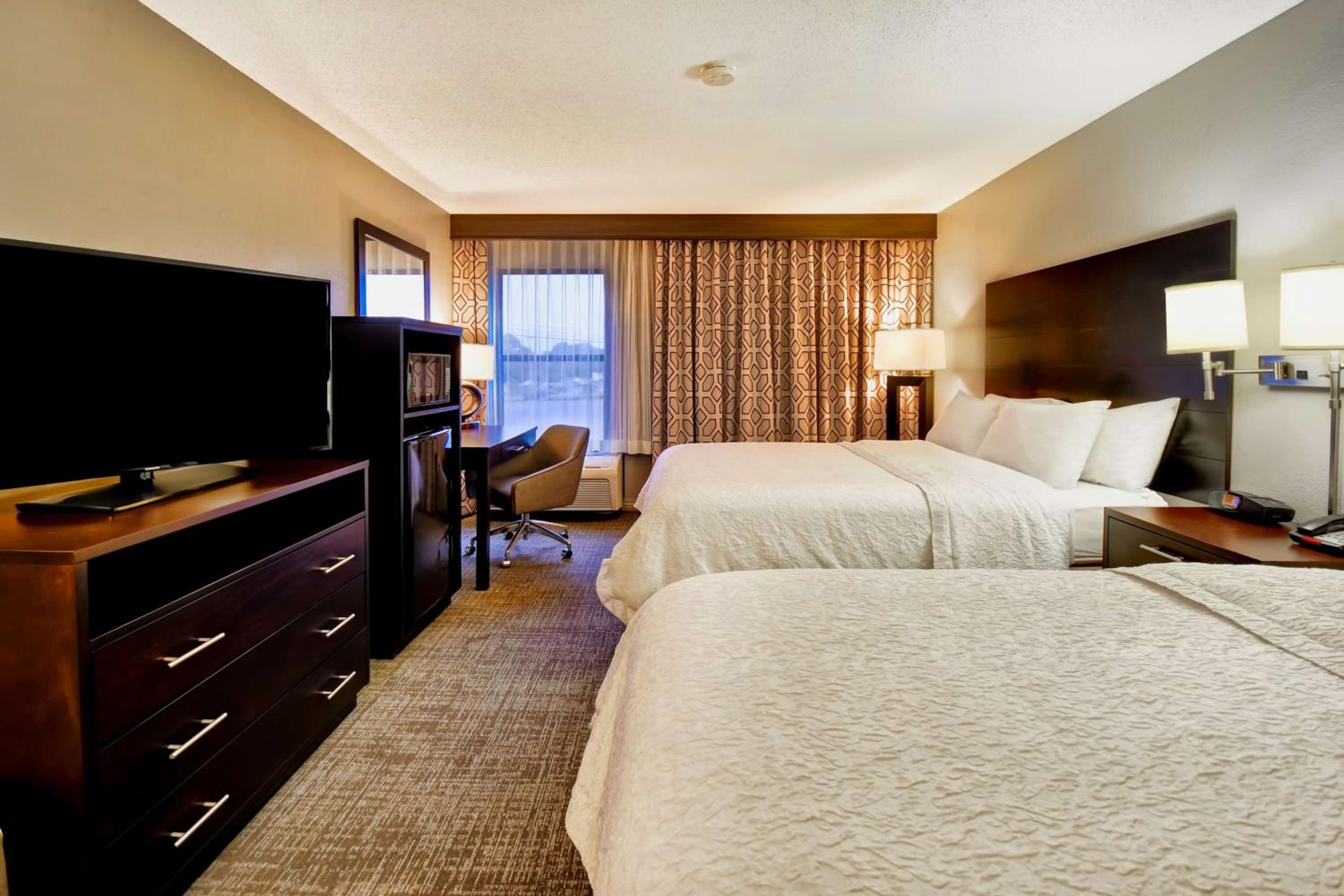 Queen Room with Two Queen Beds - Hearing Access - Photo 7