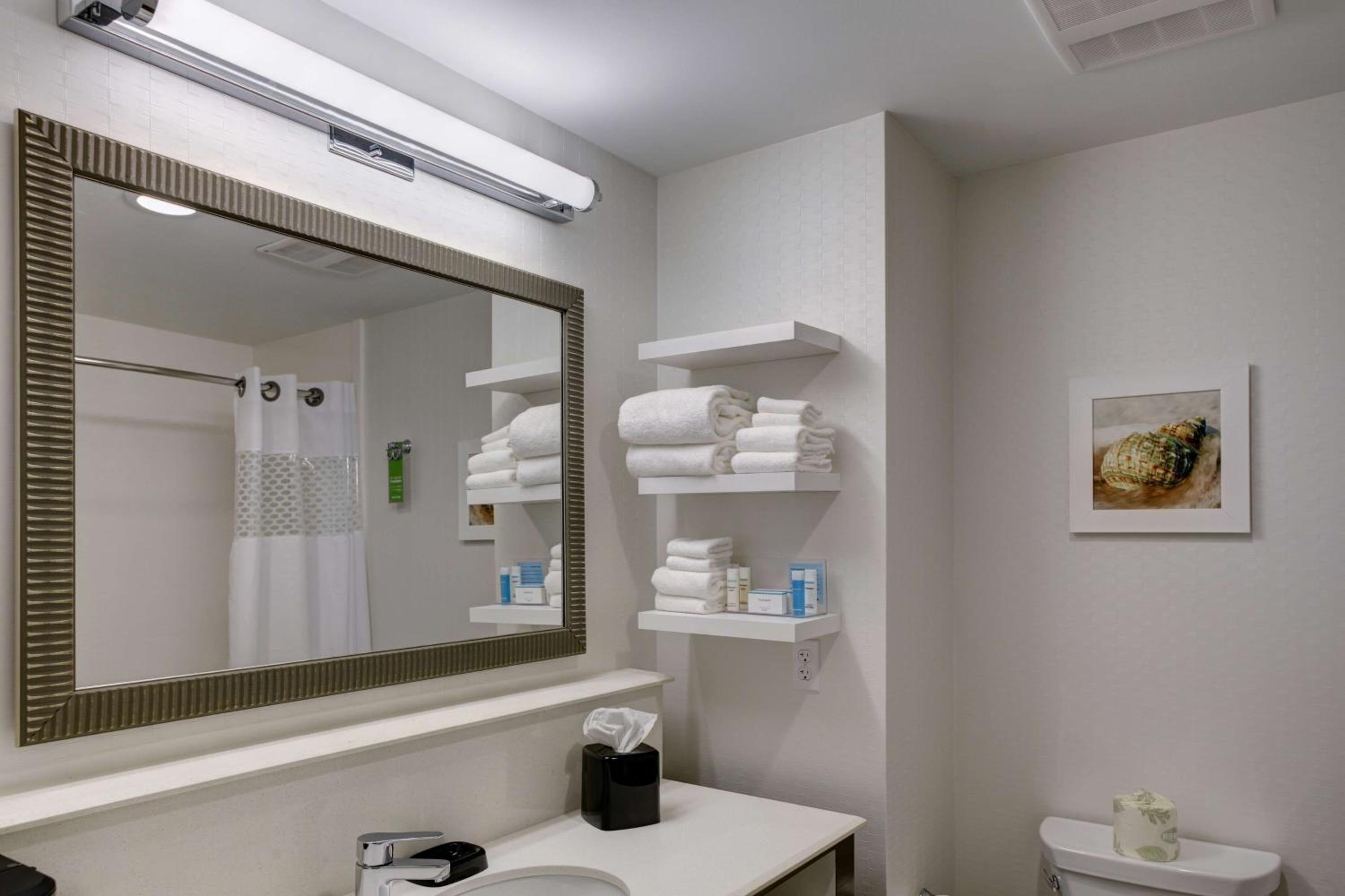 Queen Room with Two Queen Beds - Hearing Access/Non-Smoking