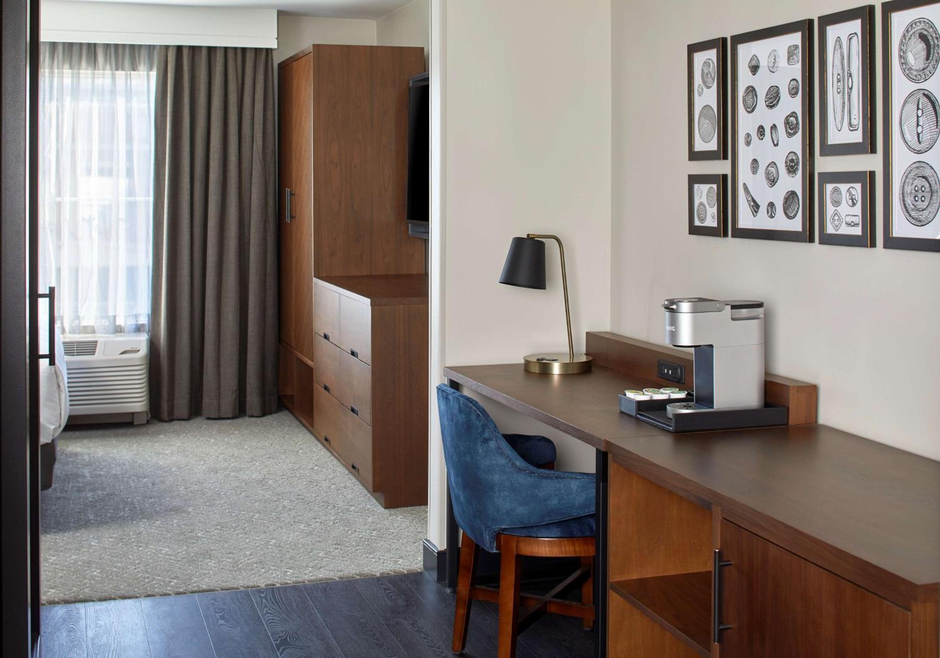 King Studio Suite - Photo 2
