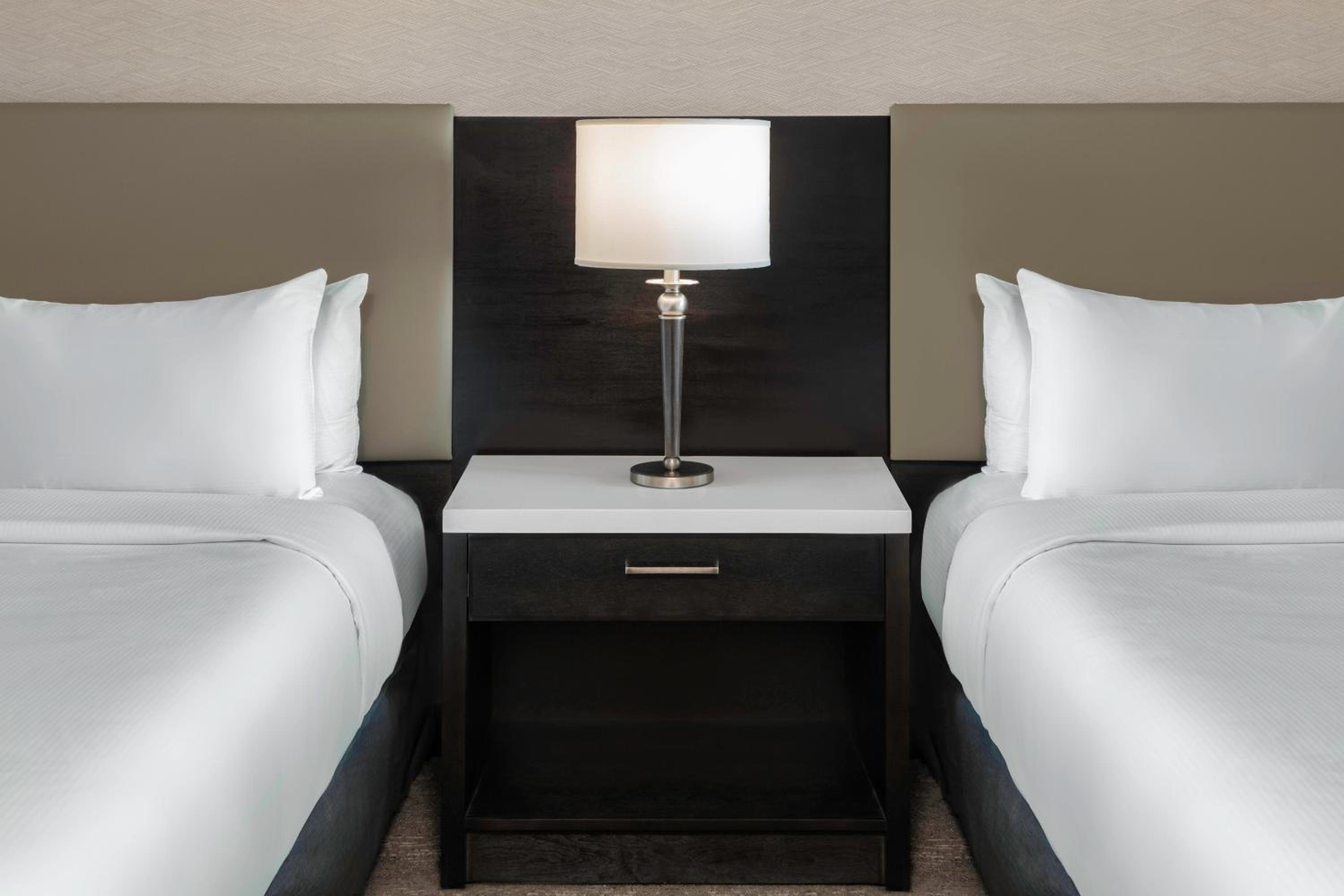 Deluxe Queen Room with Two Queen Beds - Photo 2