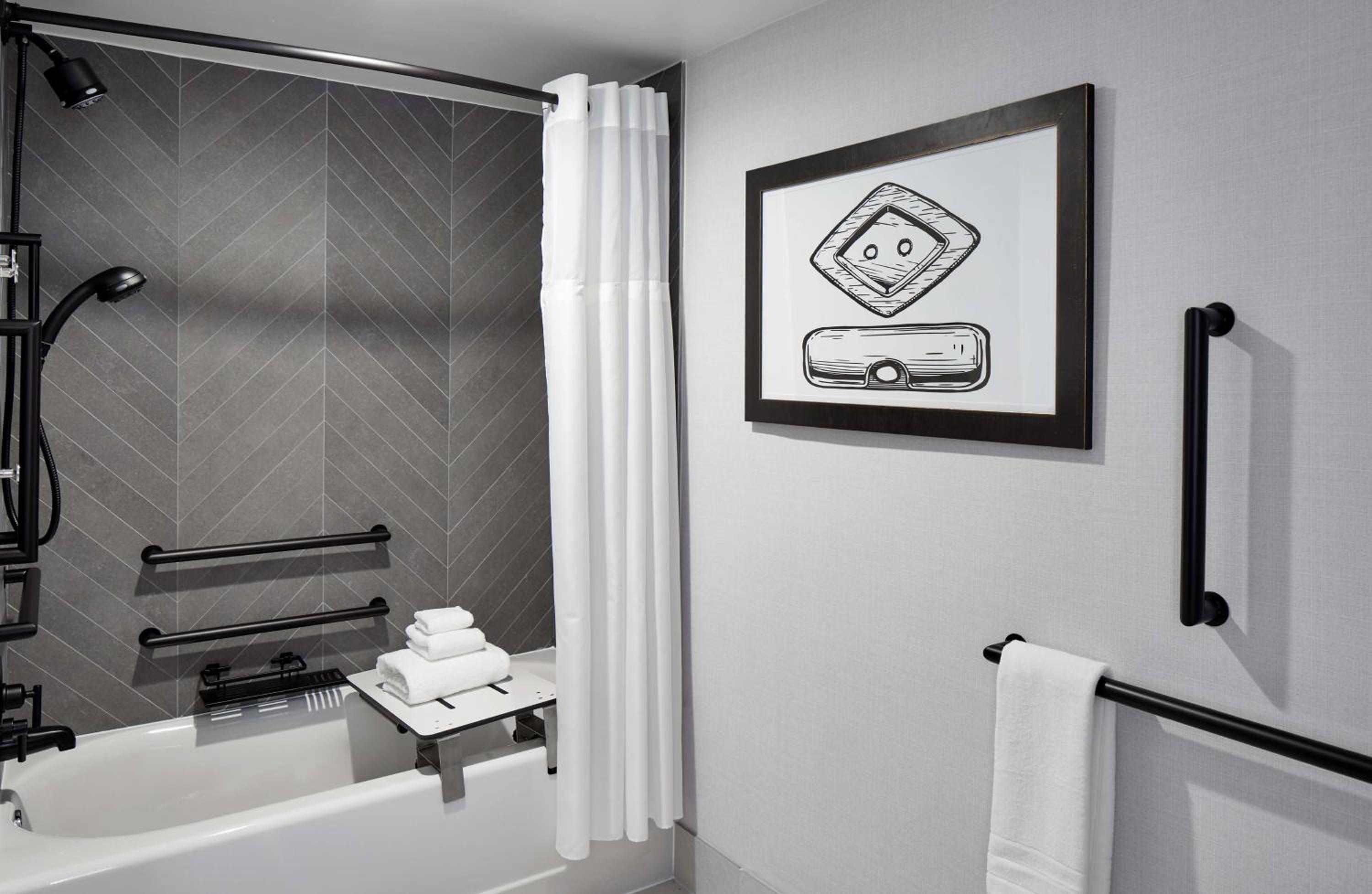 Queen Room with Two Queen Beds and Mobility Accessible Tub - Photo 2