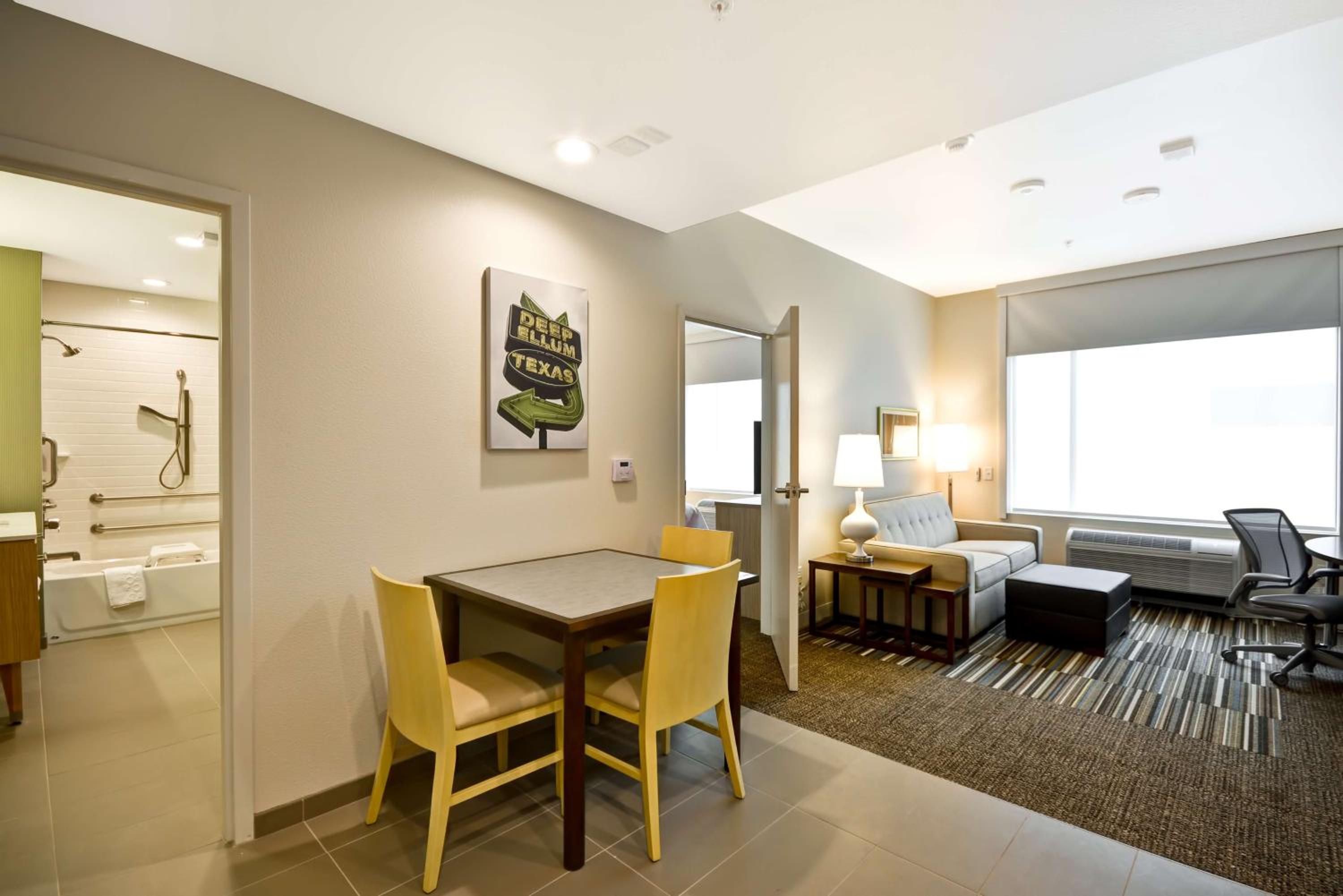 Queen Suite - Mobility/Hearing Accessible with Roll-In Shower photo 2