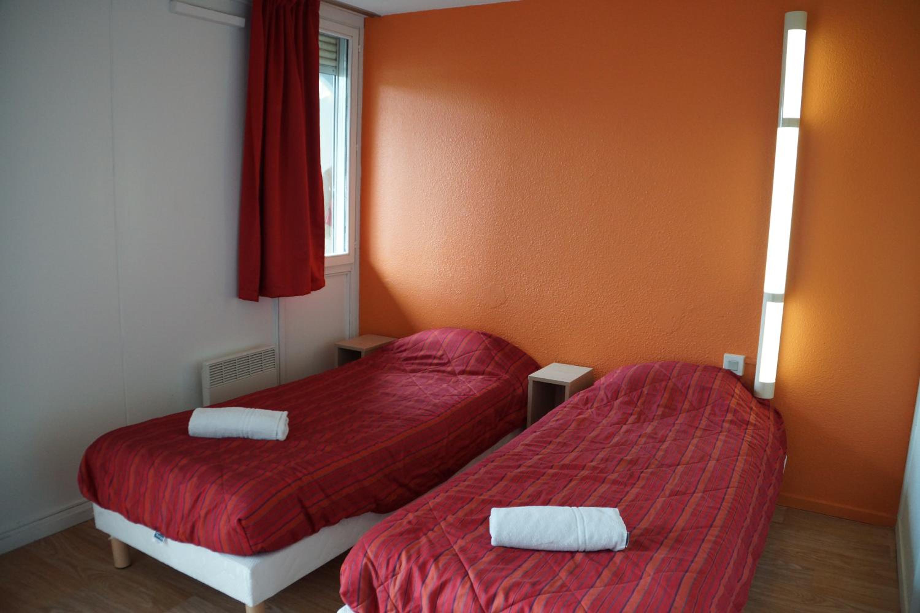 Triple Room with 3 Single Beds - Photo 6