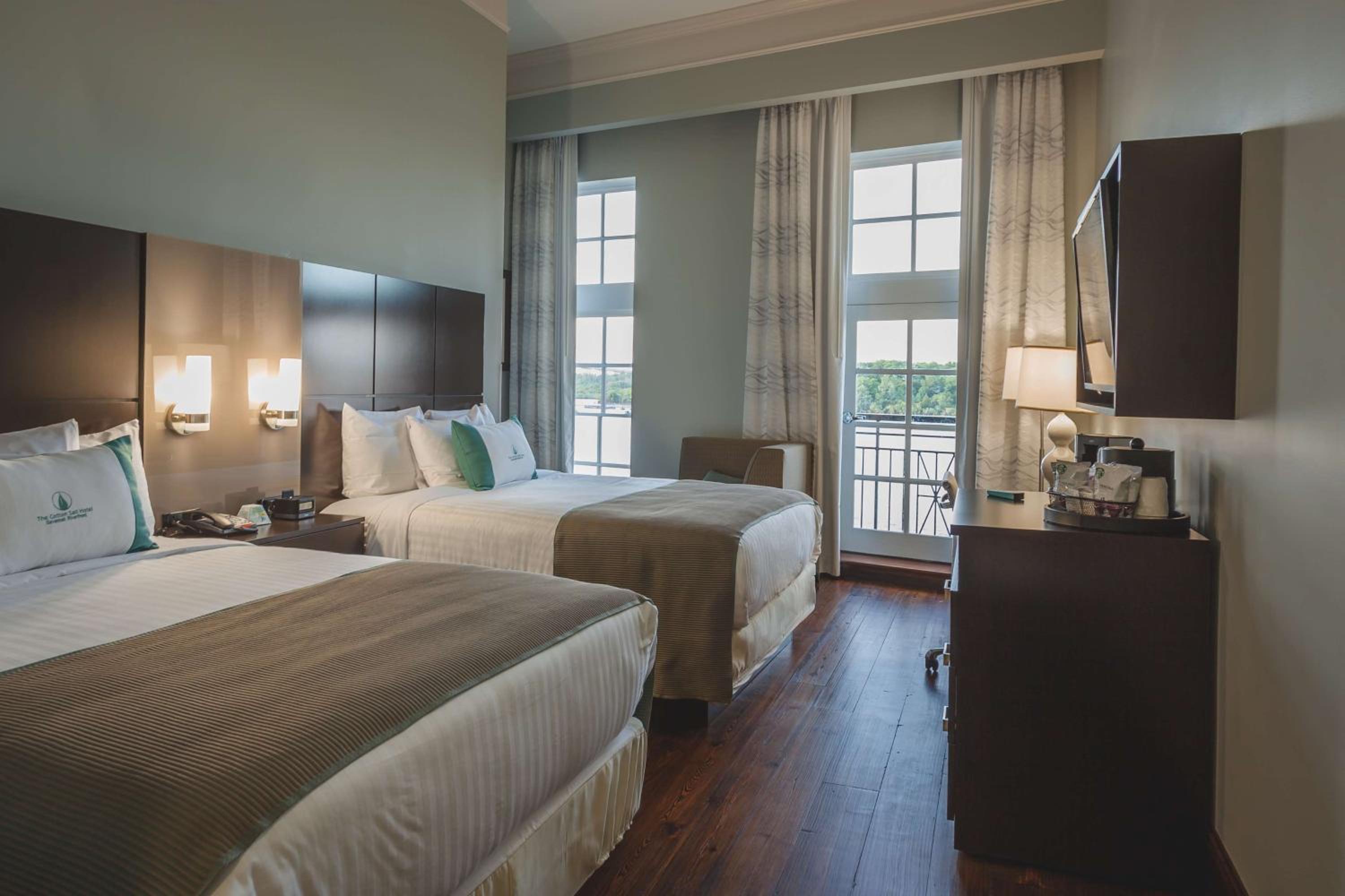 Queen Room with Two Queen Beds, Balcony and River View
