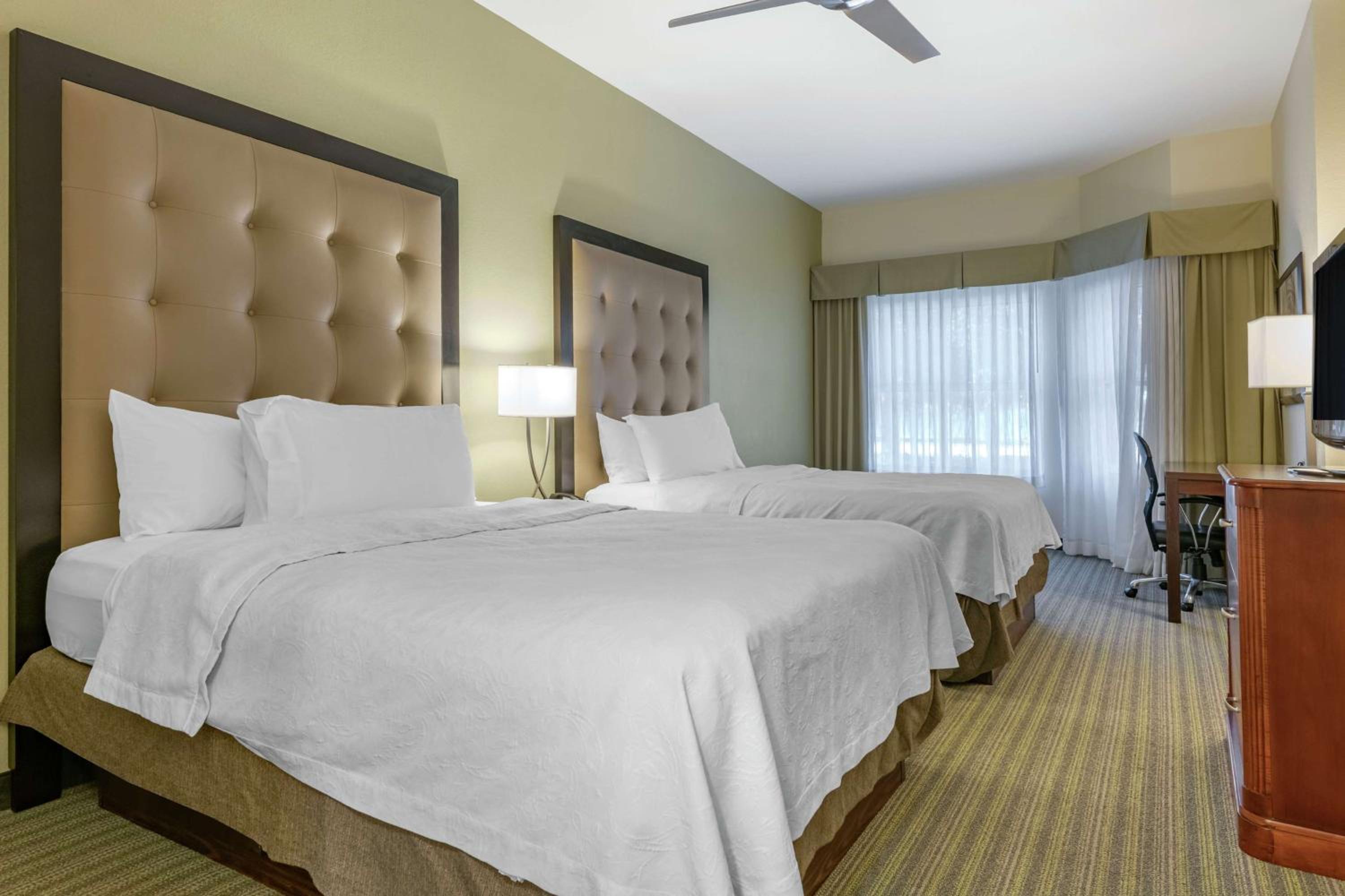 One-Bedroom Queen Suite with Two Queen Beds - Non-Smoking