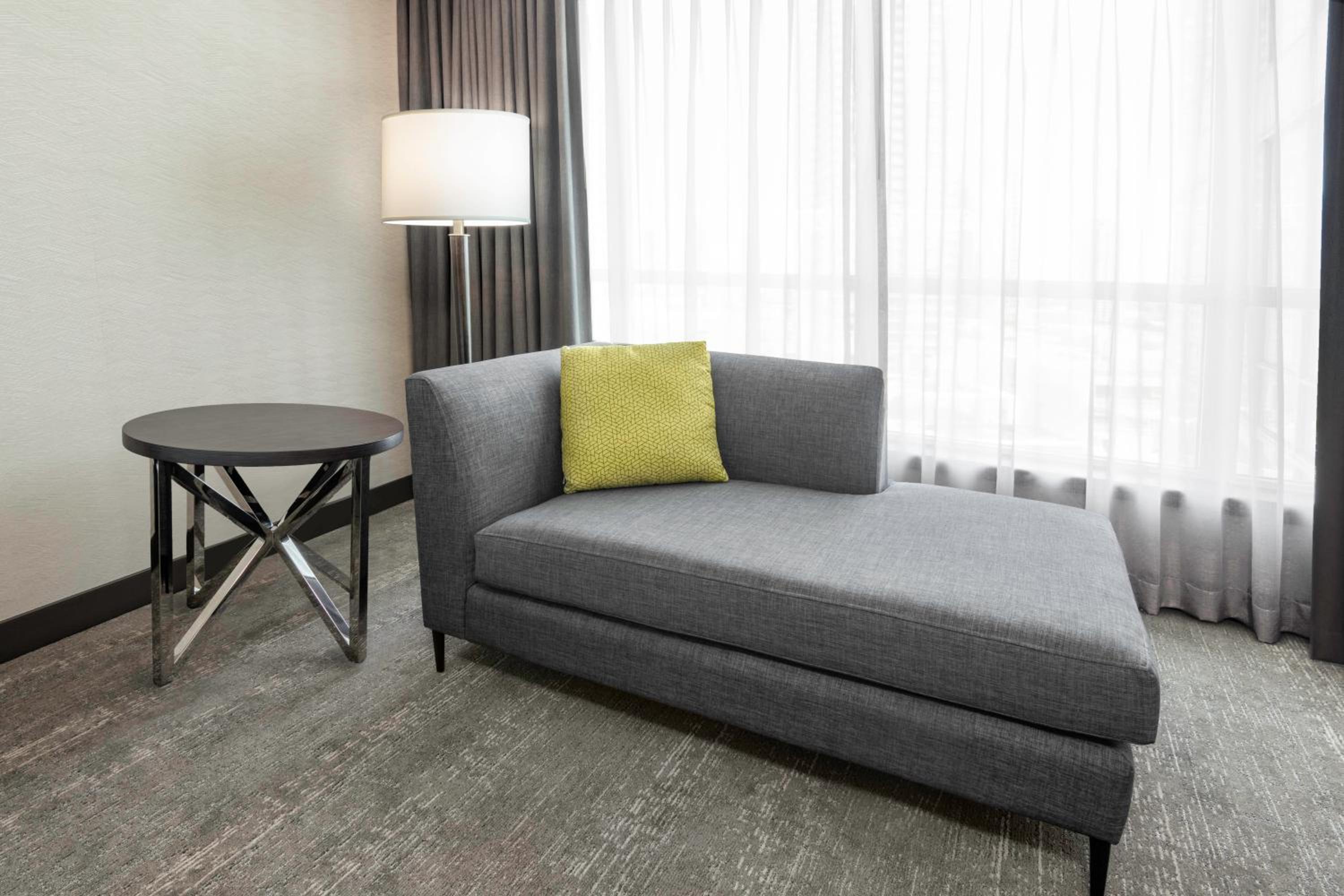 Deluxe King Room - Photo 4