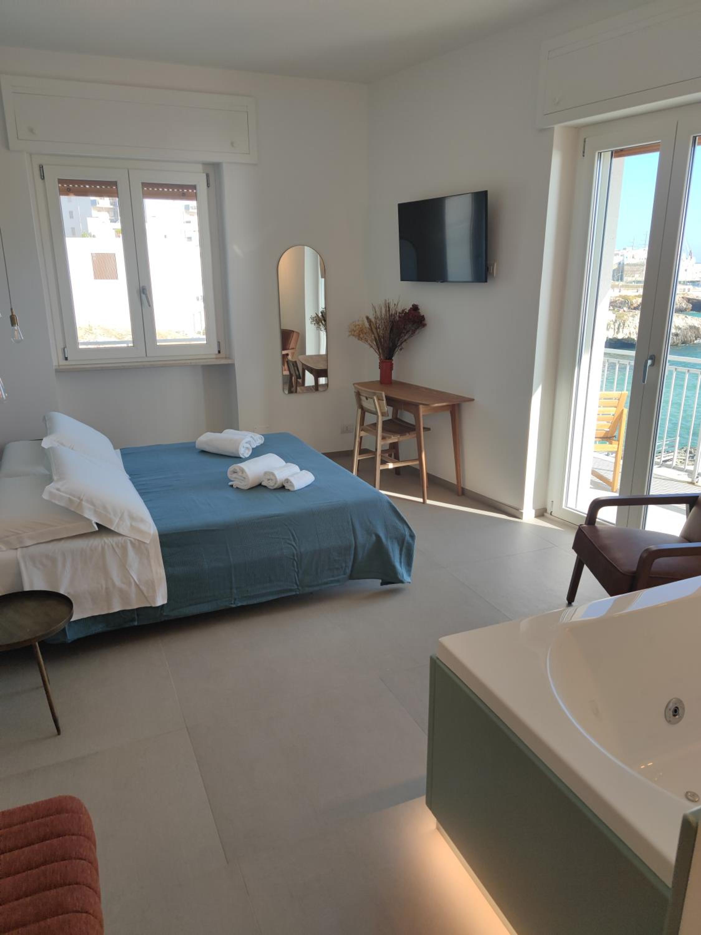 Queen Room with Spa Bath