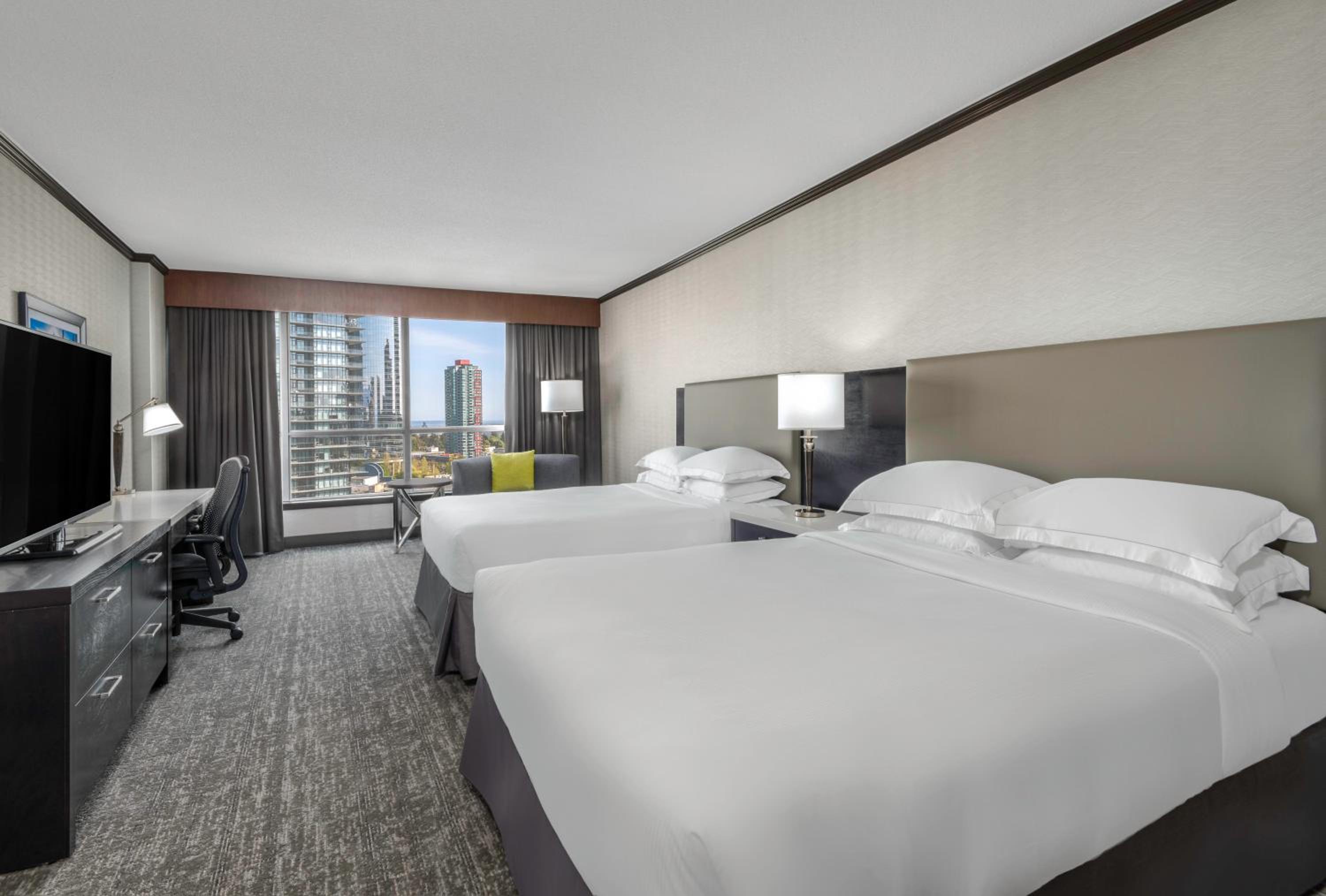 Executive Queen Room with Two Queen Beds - Non-Smoking - Photo 3