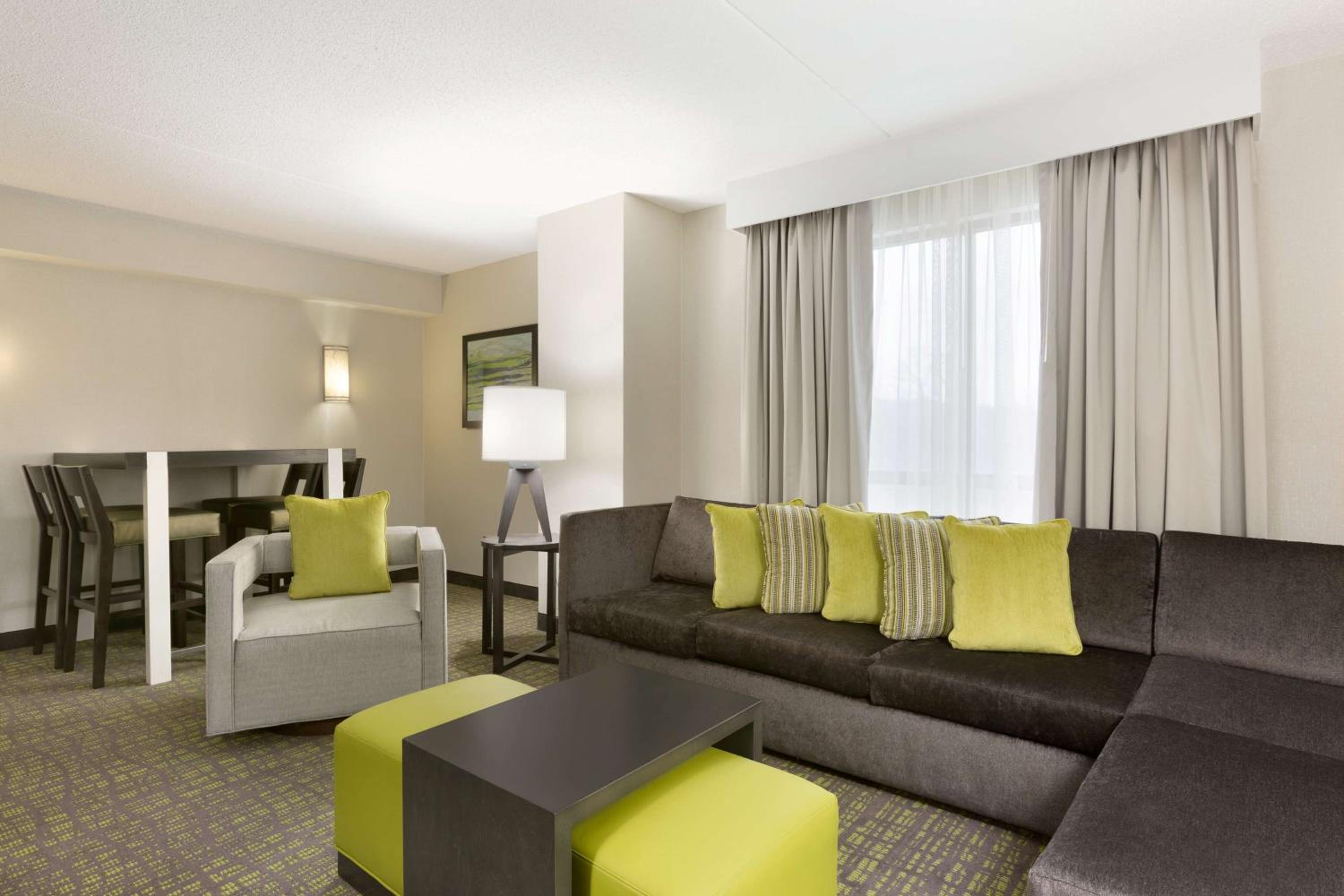 Executive King Suite - Non-Smoking - Photo 2