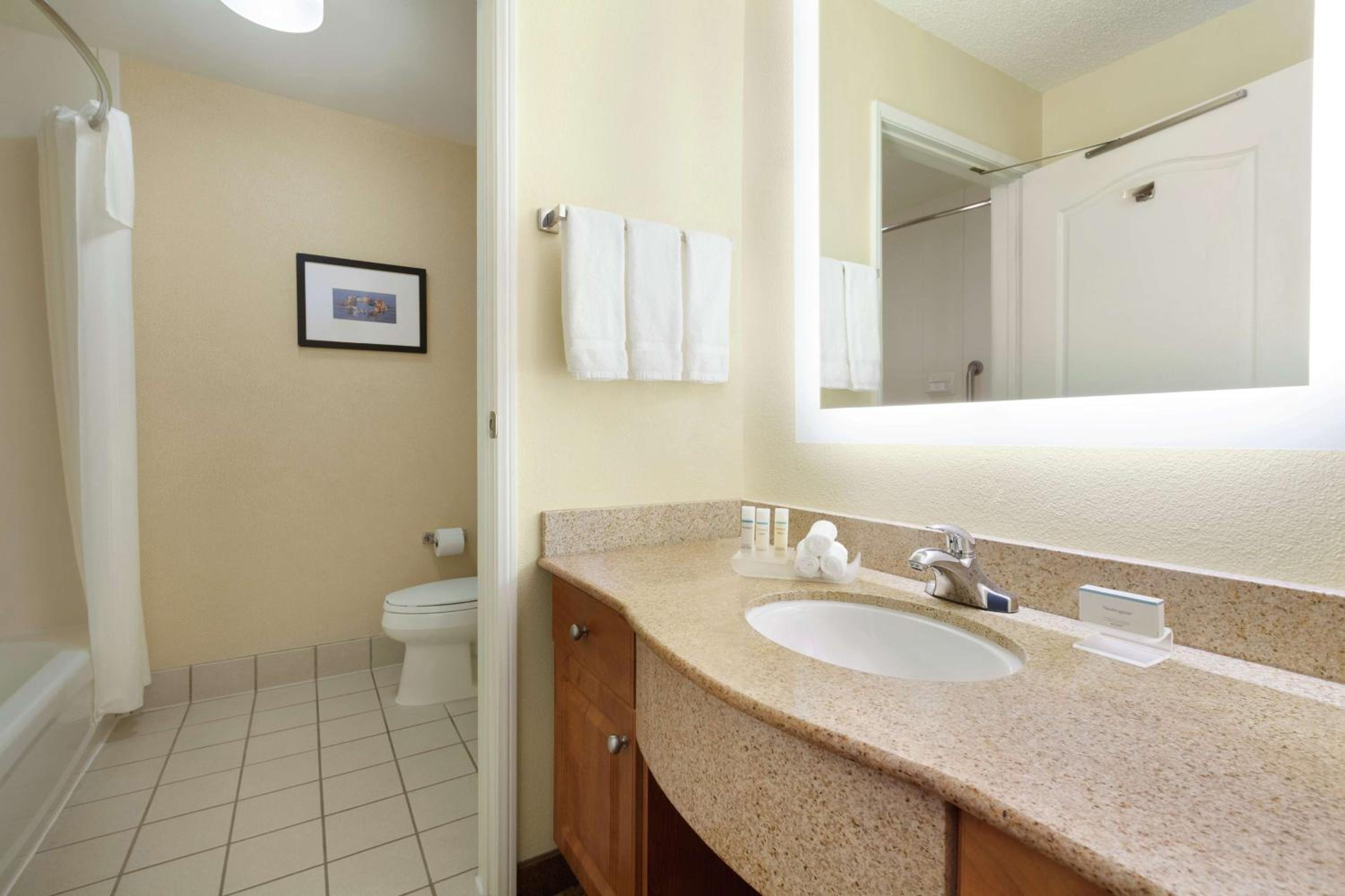 Cityside Queen Studio Suite photo 2