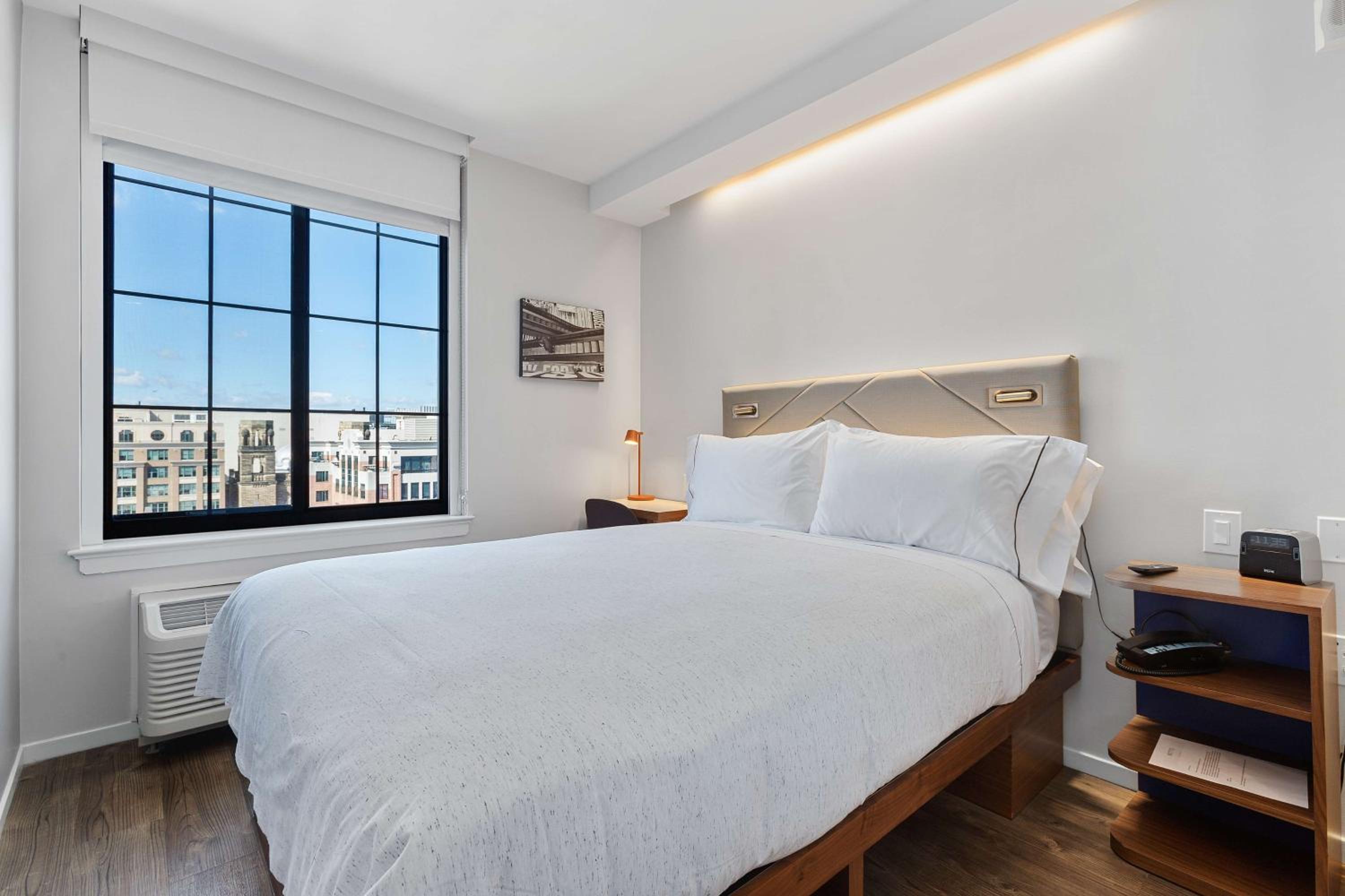 1 Full Bed