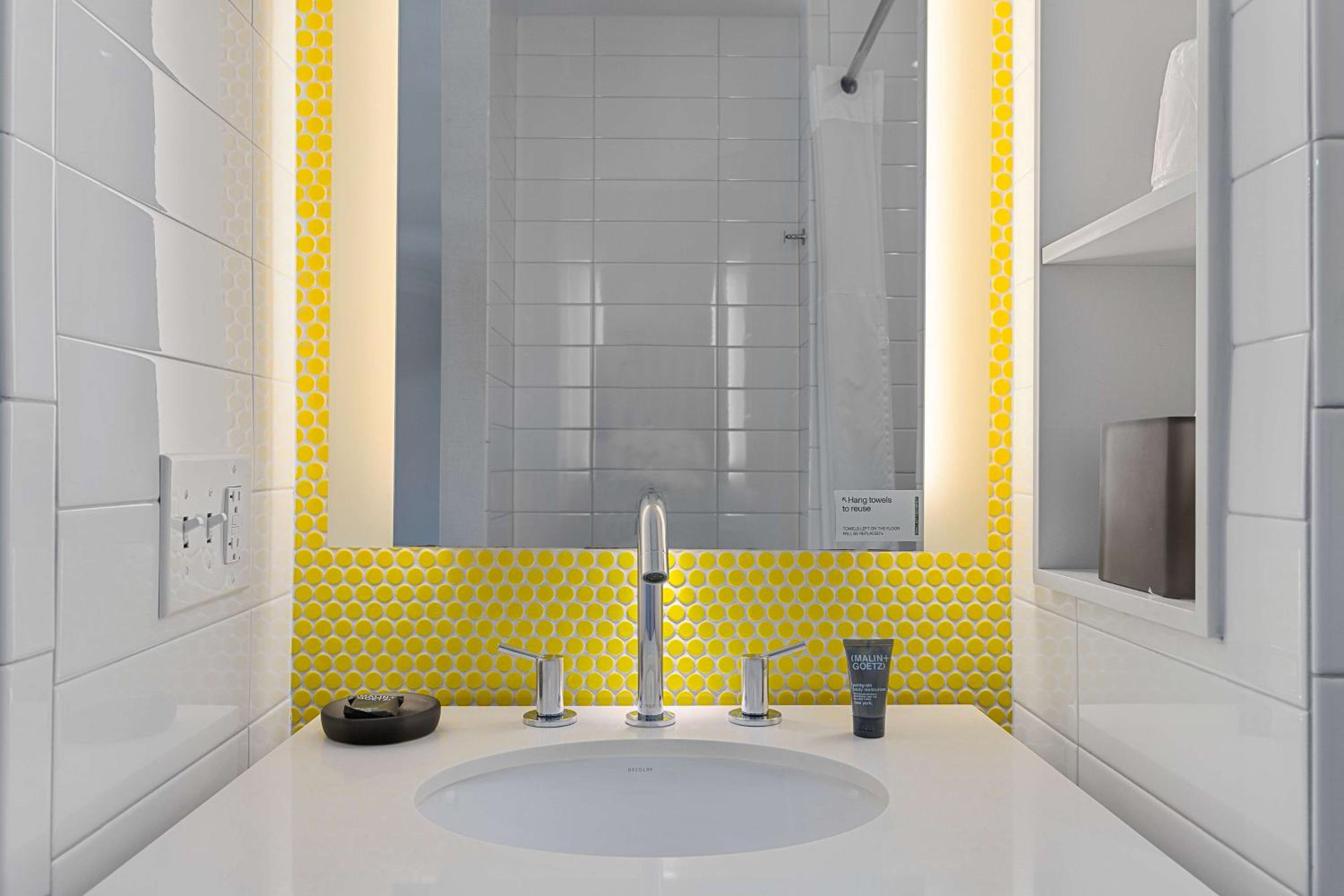 Queen Room - Hearing Accessible