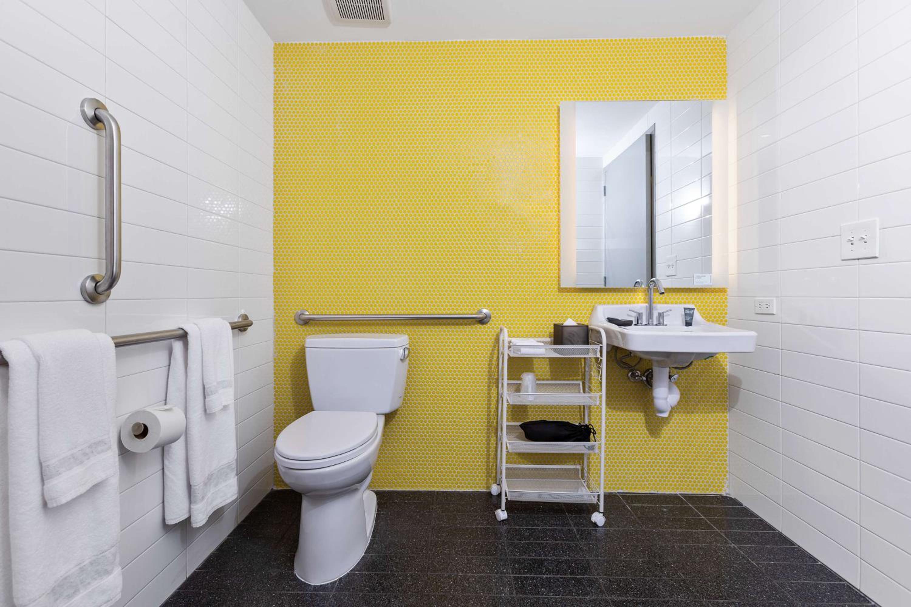 Queen Room - Mobility Accessible