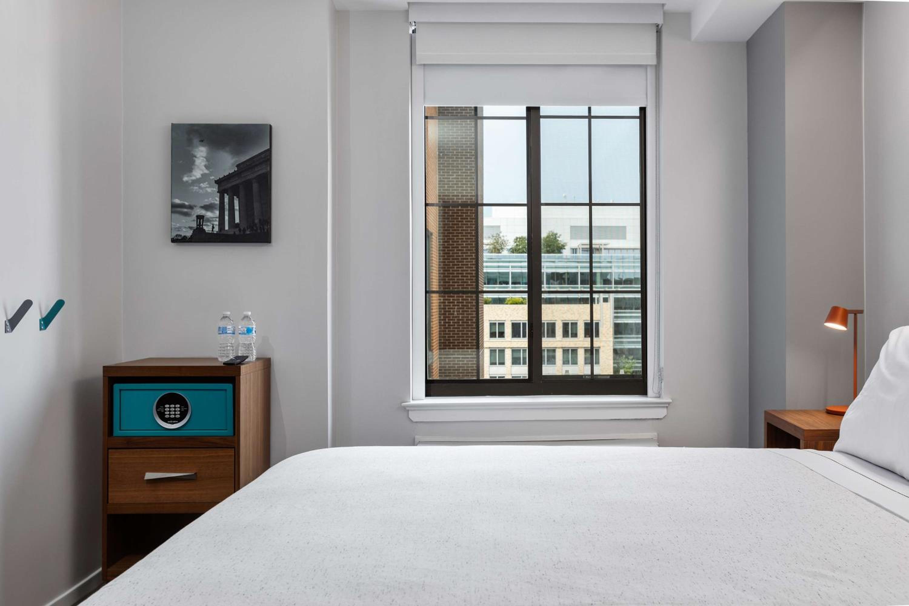 Queen Room - Mobility Accessible