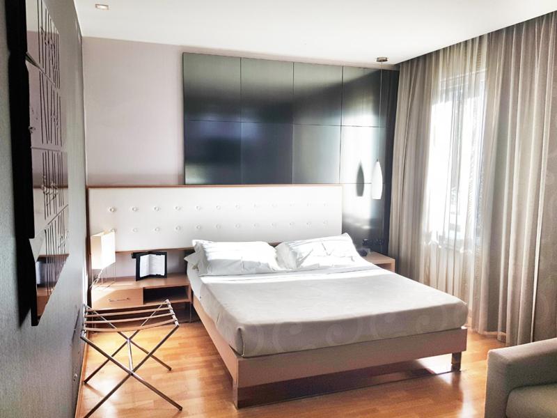 Standard King Room - Photo 4