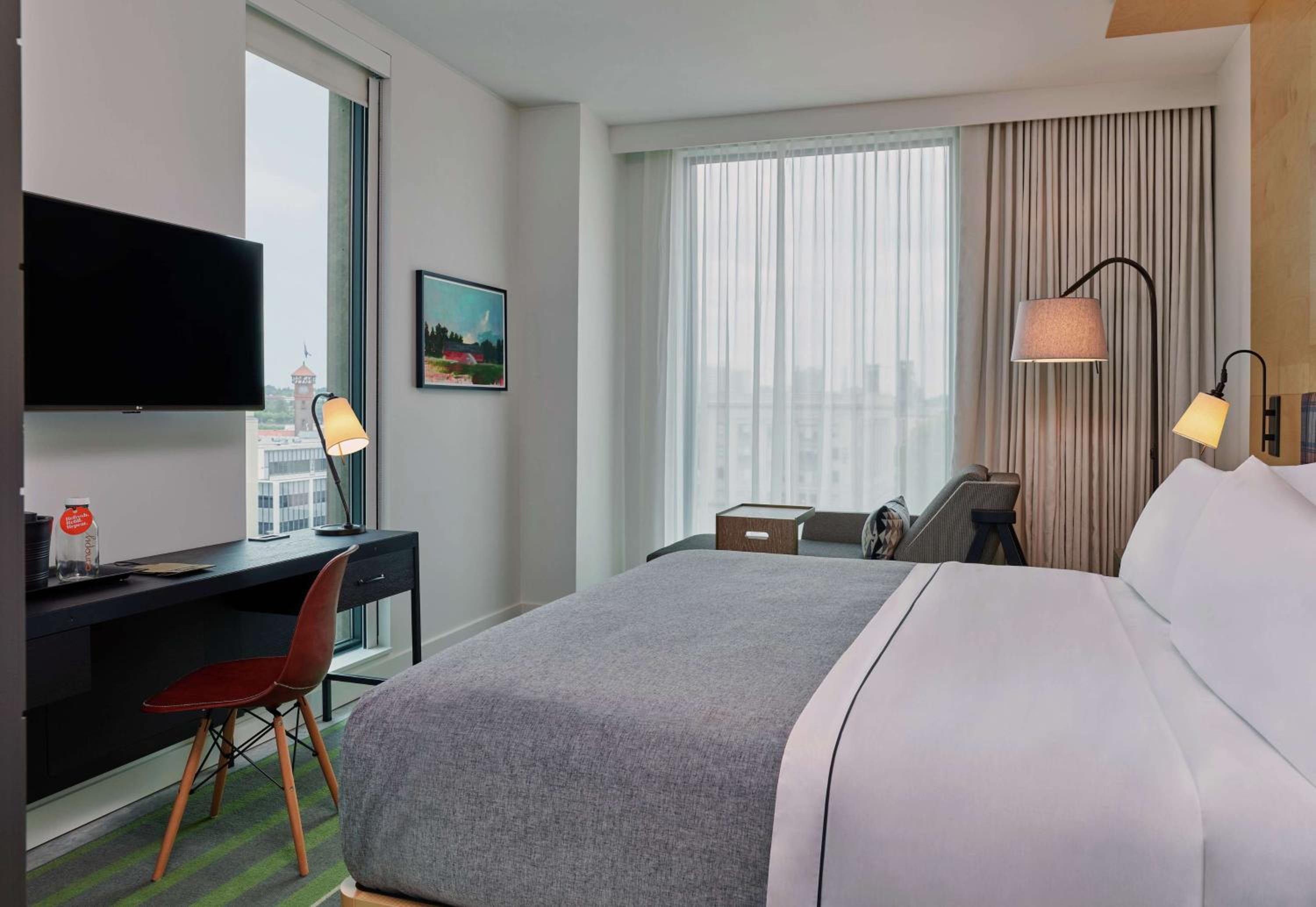 Corner King Room