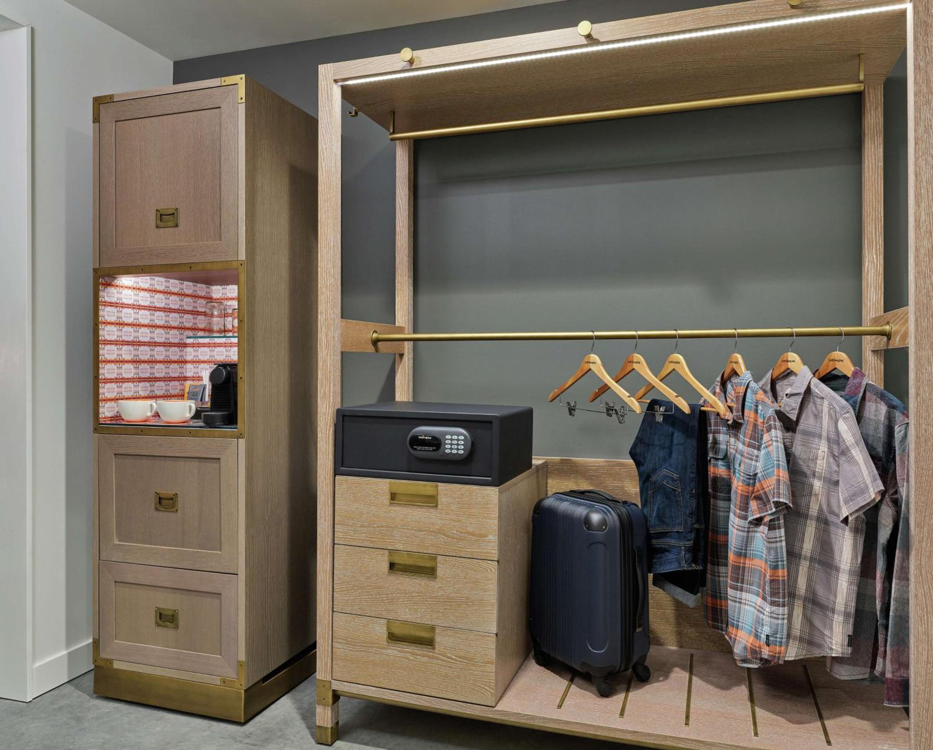King Room with Mobility Accessible Shower