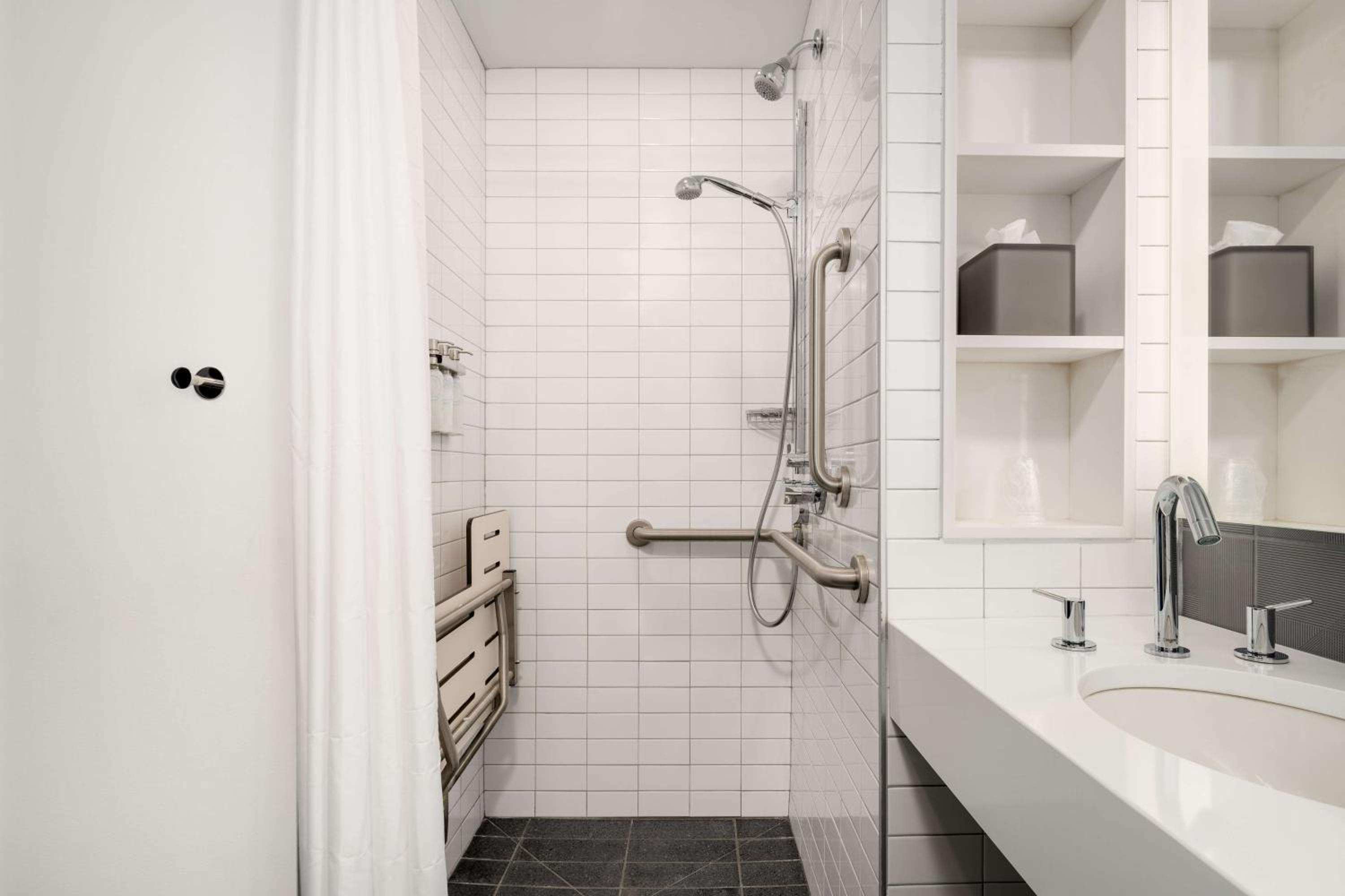 Queen Room with Walk-In Shower - Mobility Accessible - Photo 2
