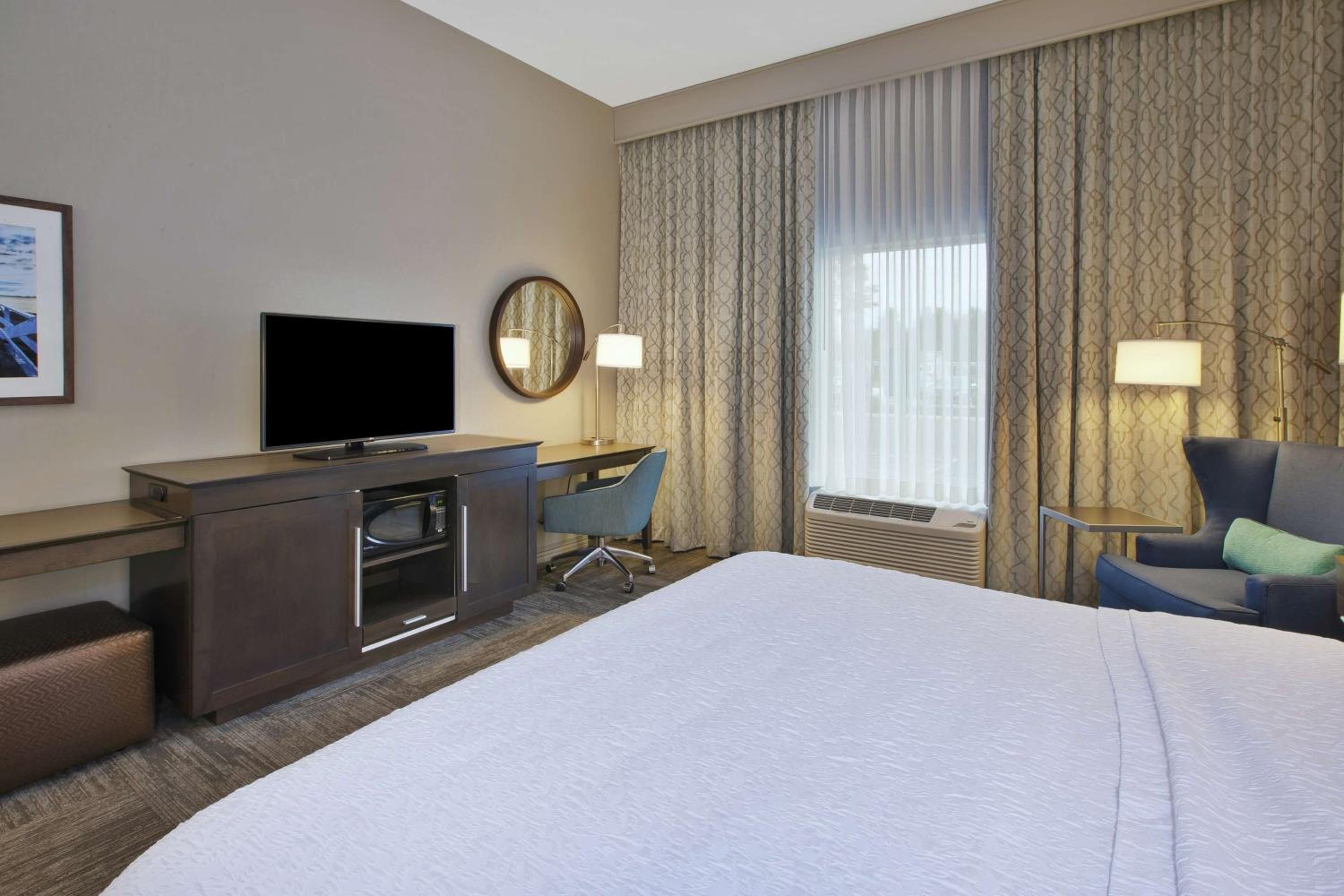 King Room - Mobility Access/Non-Smoking photo 2