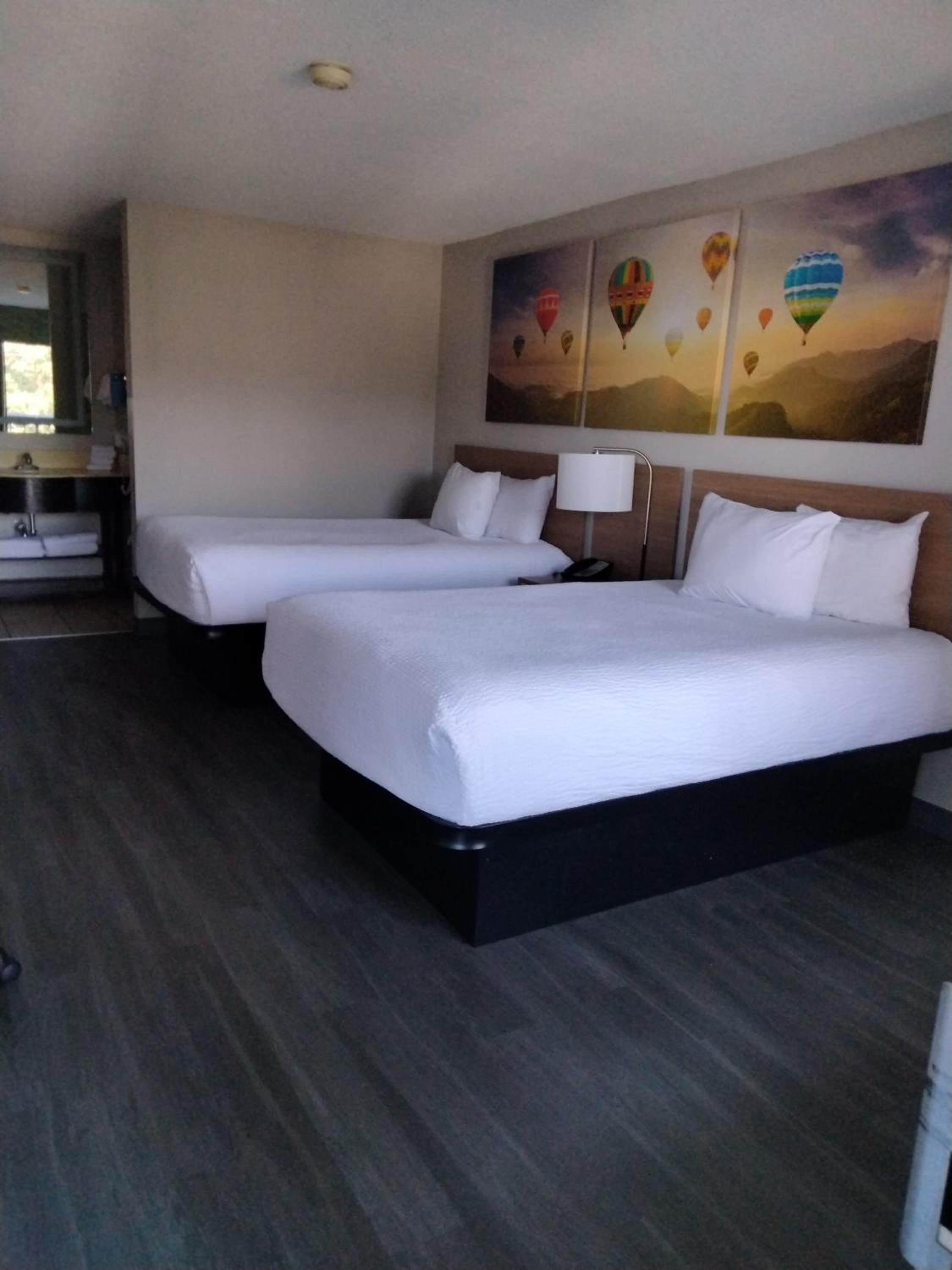 Double Room with Two Double Beds - Non-Smoking - Photo 1