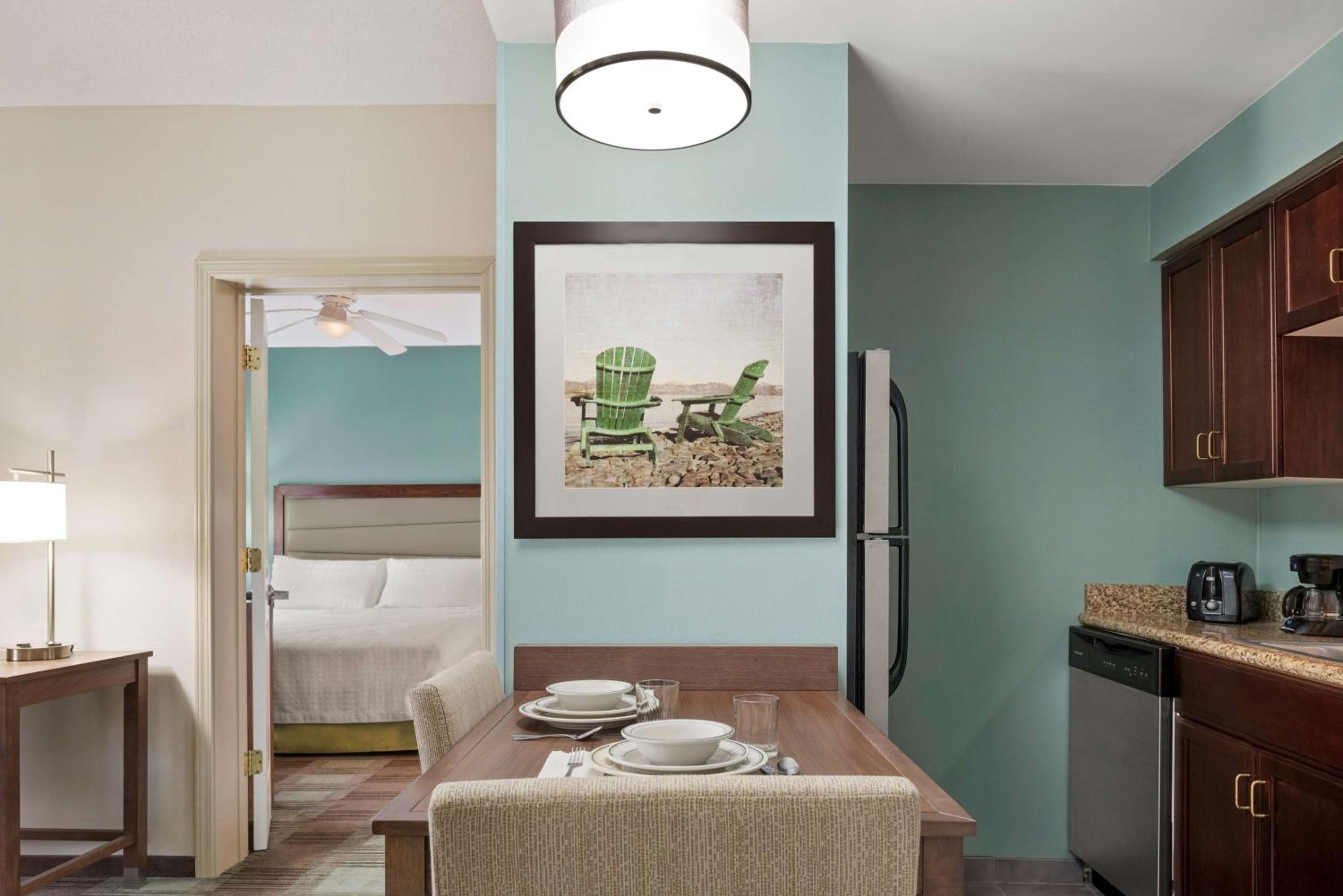 One-Bedroom King Suite - Non-Smoking - Photo 4