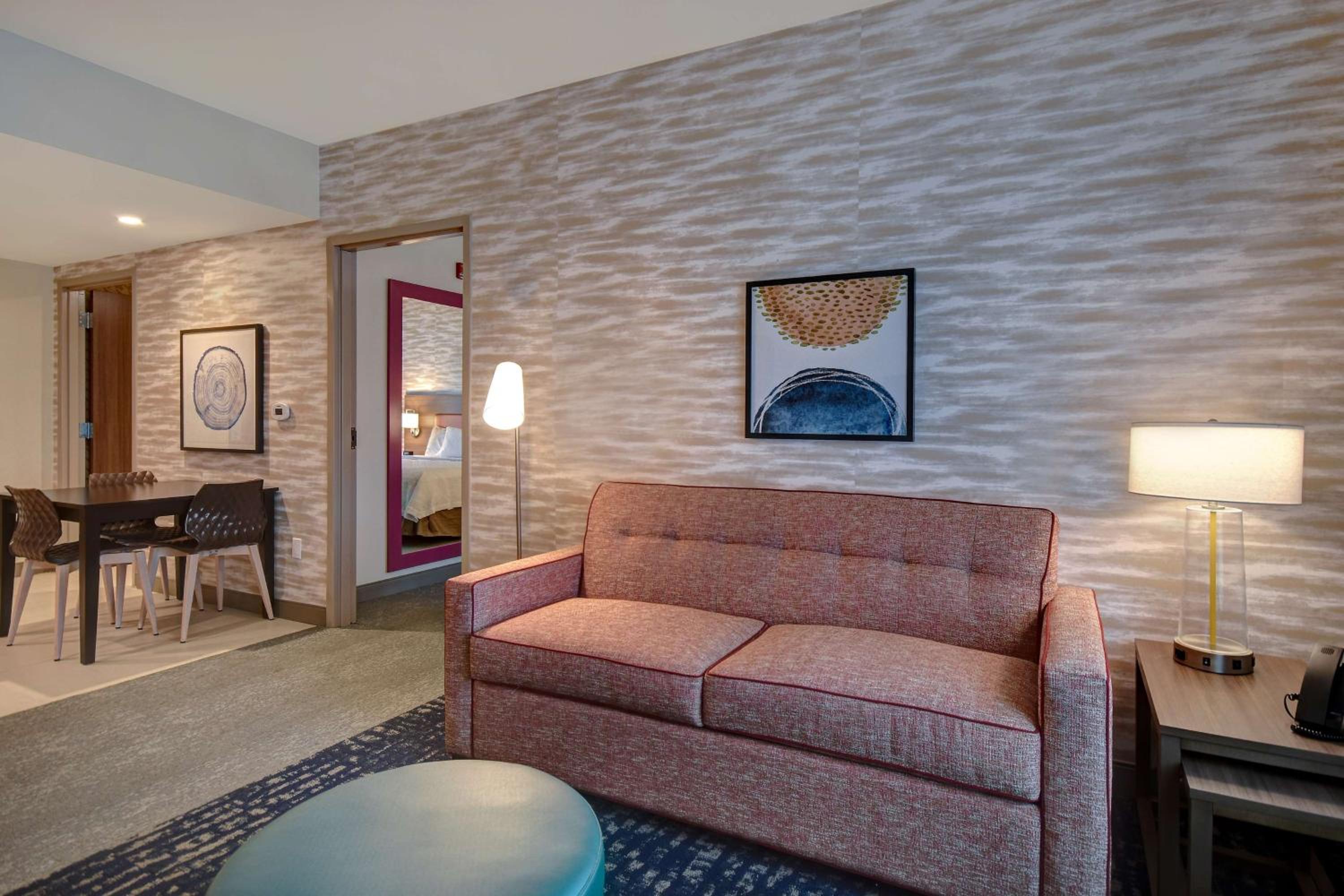 One-Bedroom King Suite - Photo 6